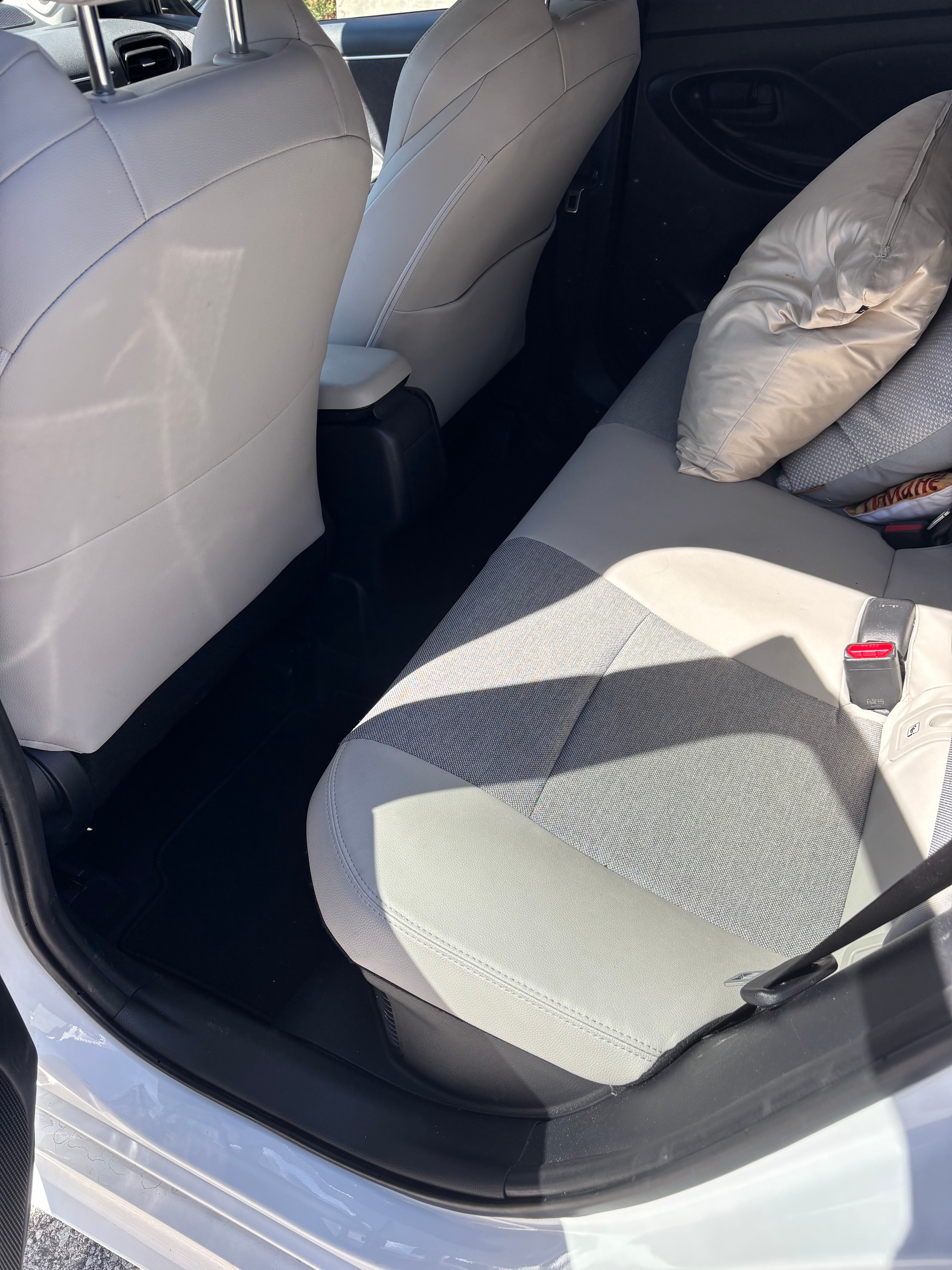 TOYOTA 1.5 VVT-i HSD Premium-image-7