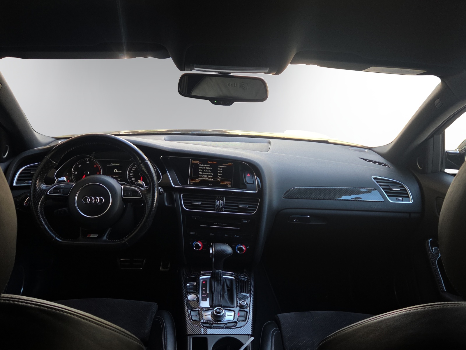 AUDI A4 Avant 3.0 TDI clean diesel quattro s-tronic-image-9