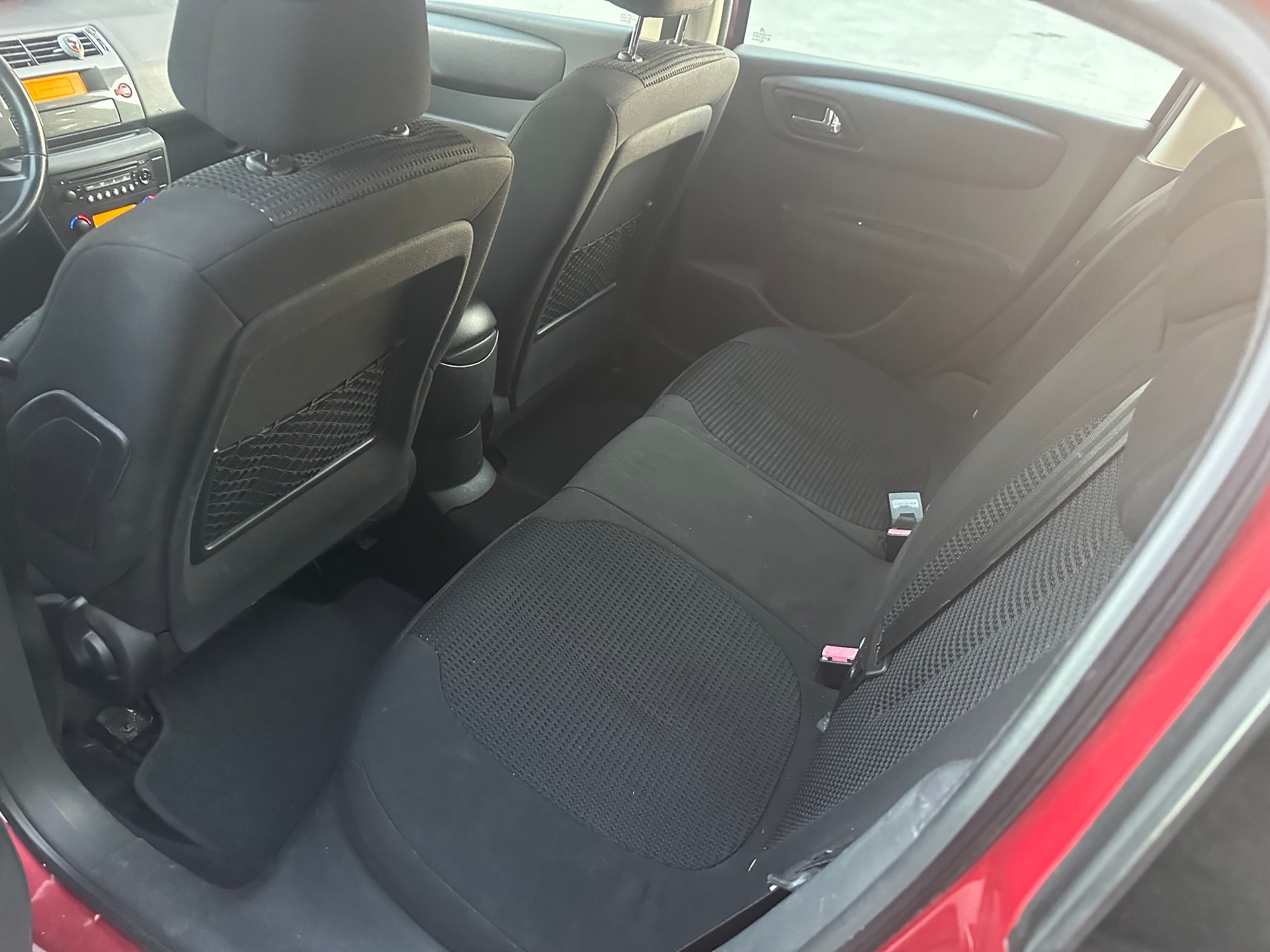 CITROEN C4 Berline 1.6i 16V SX-image-10