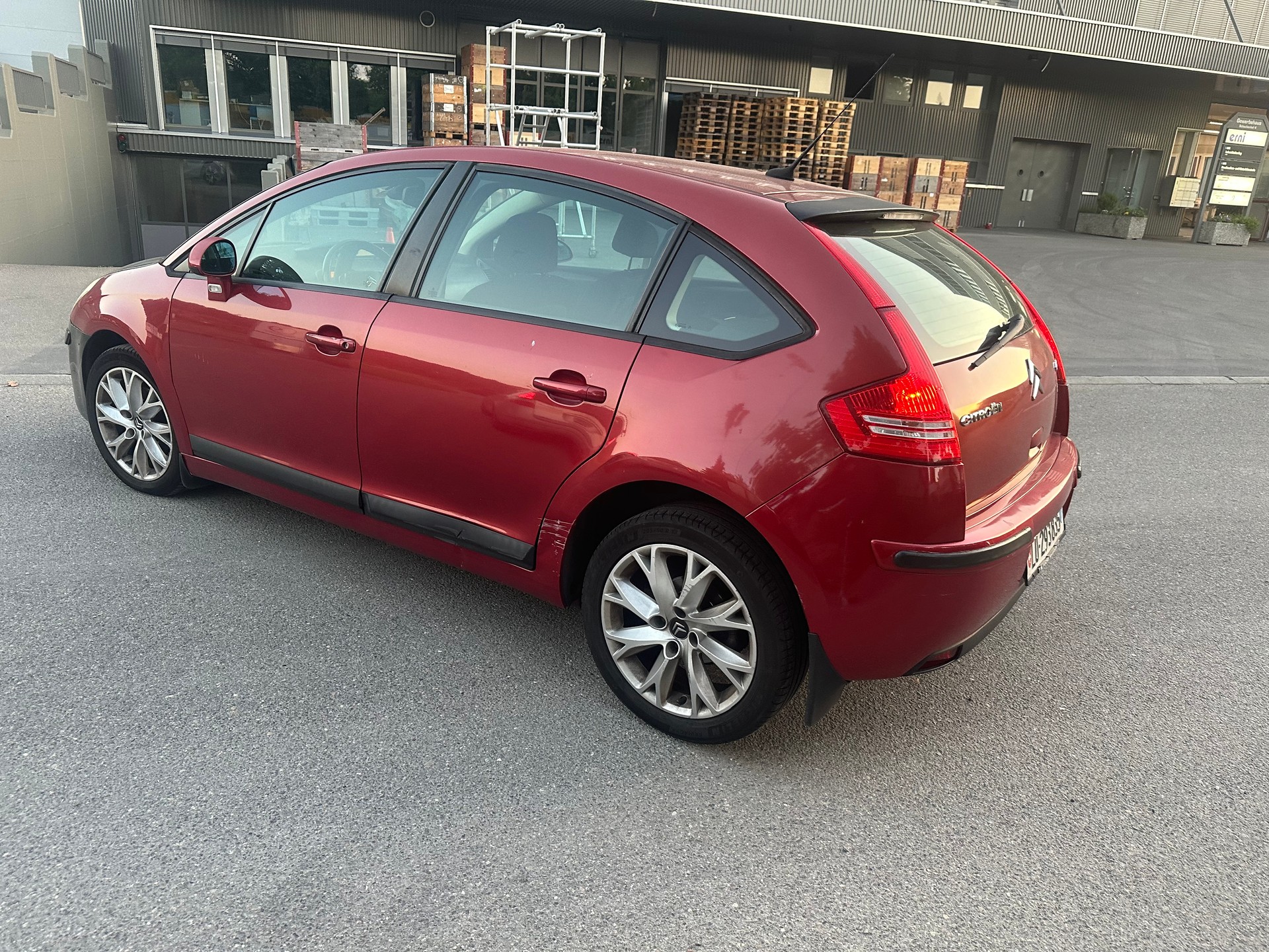 CITROEN C4 Berline 1.6i 16V SX-image-6