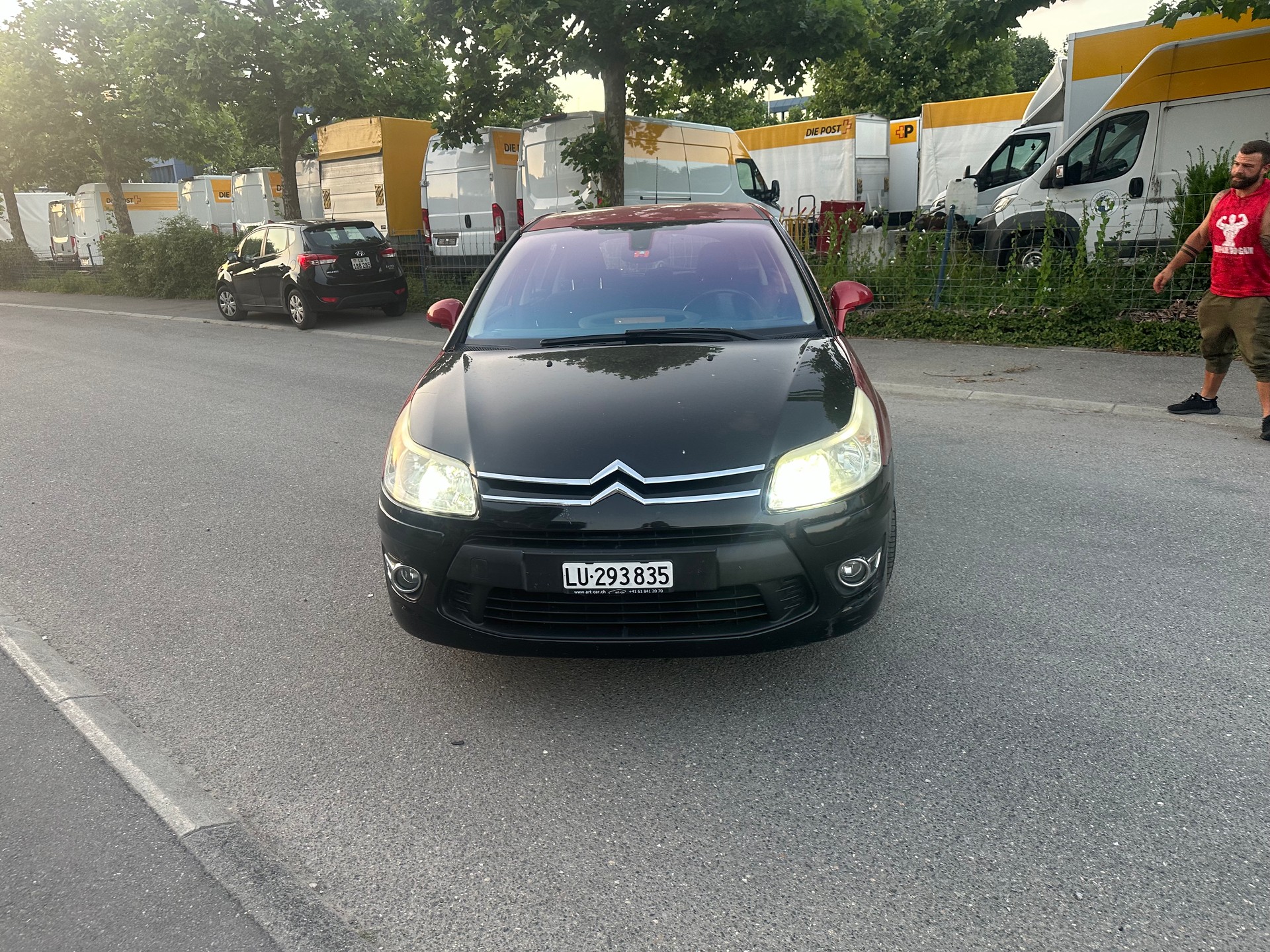 CITROEN C4 Berline 1.6i 16V SX-image-1