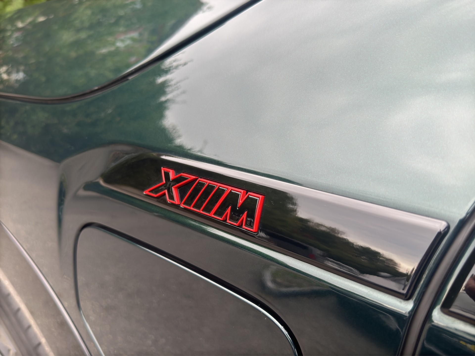 BMW XM xDrive PHEV Label (CH) INDIVIDUAL M Driver's Package-image-9