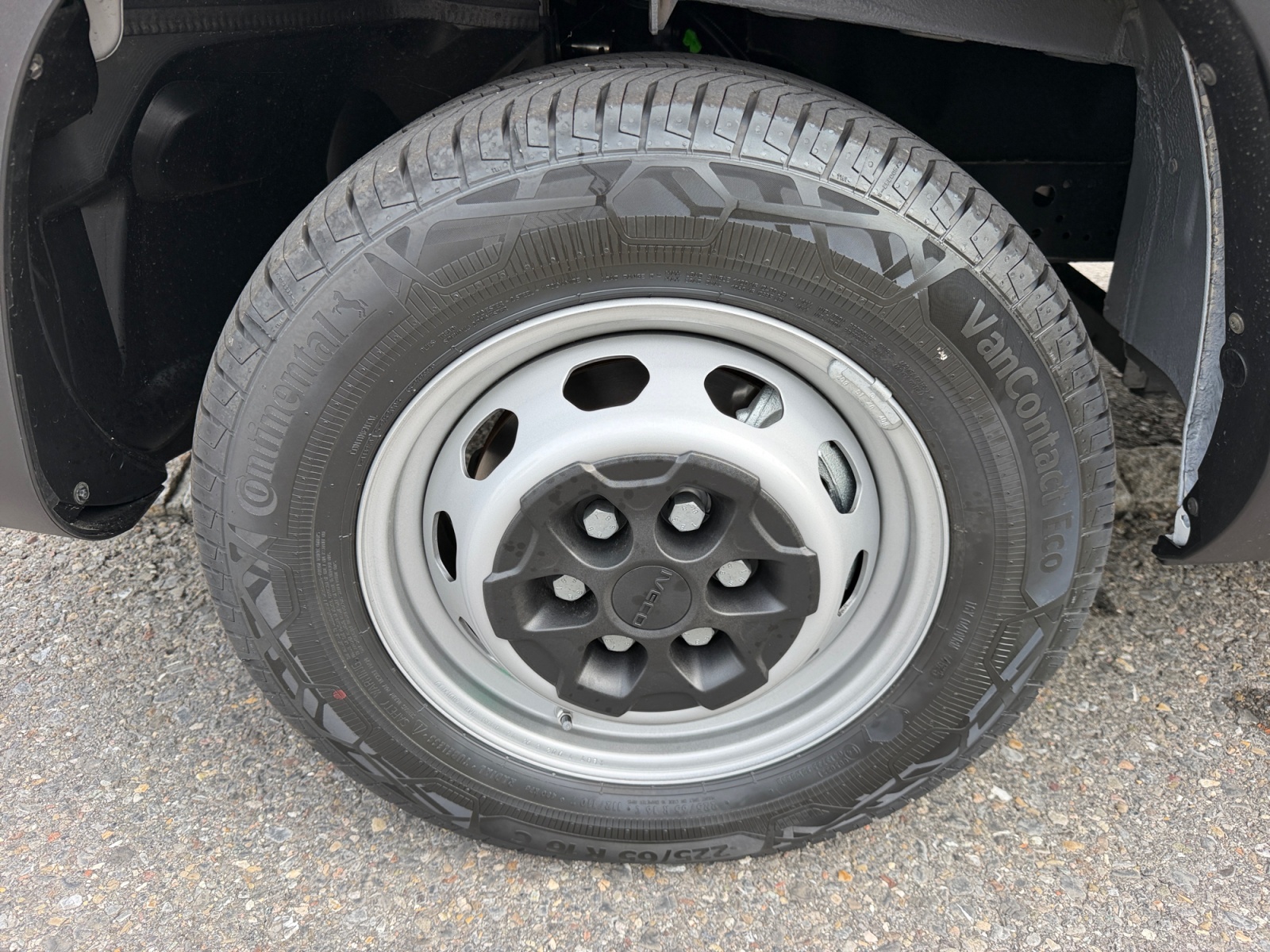 IVECO Daily 35S16BA8 Brücke mit Verdeck und Hebebühne-image-9