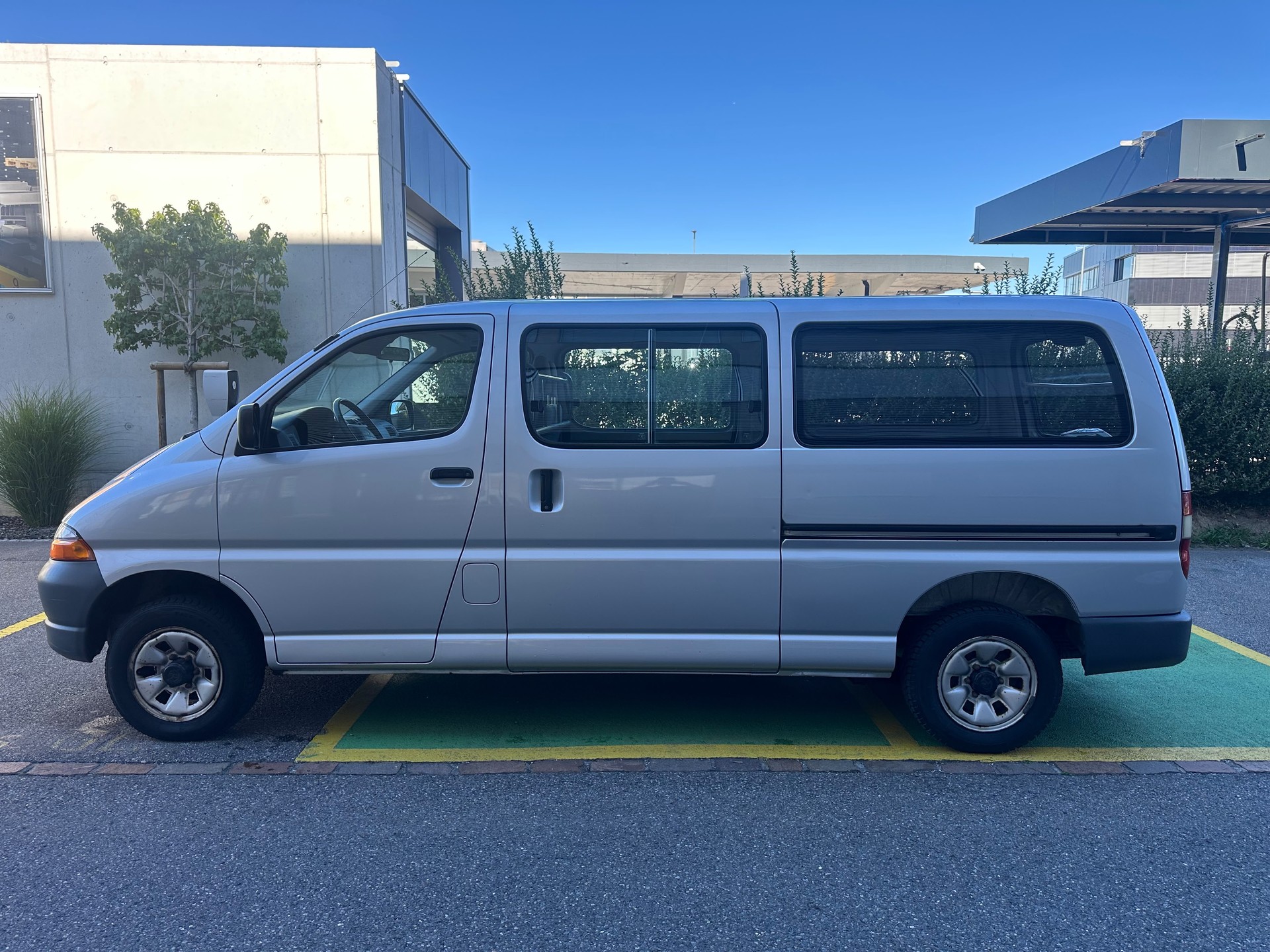 TOYOTA Hiace 2.7 Kombi 4x4 LWB-image-3