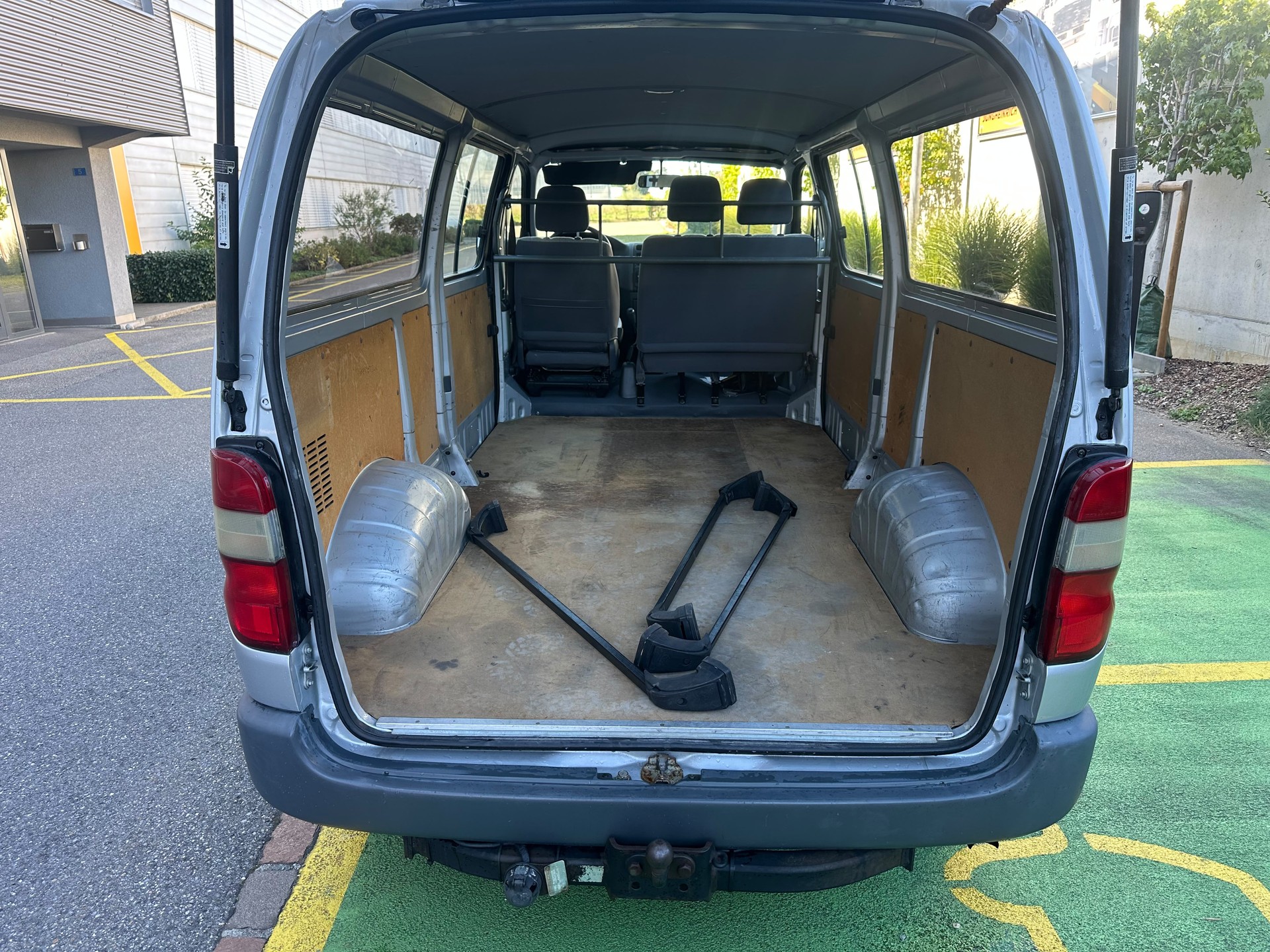 TOYOTA Hiace 2.7 Kombi 4x4 LWB-image-9