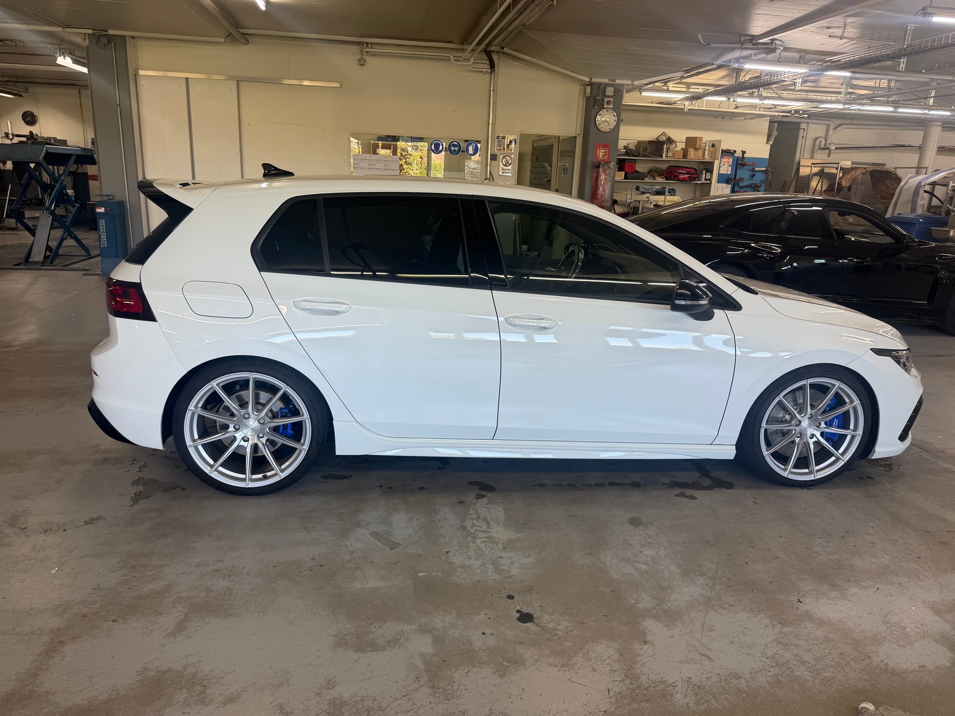 VW 2.0 TSI R DSG 4motion-image-3