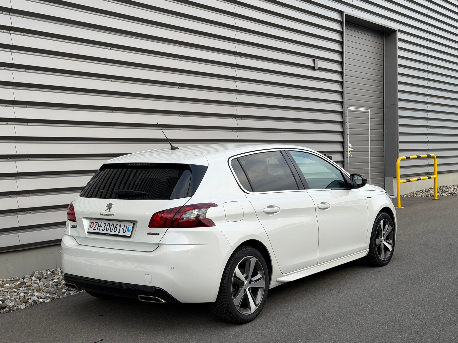 PEUGEOT 308 2.0 BlueHDI GT Line-image-2