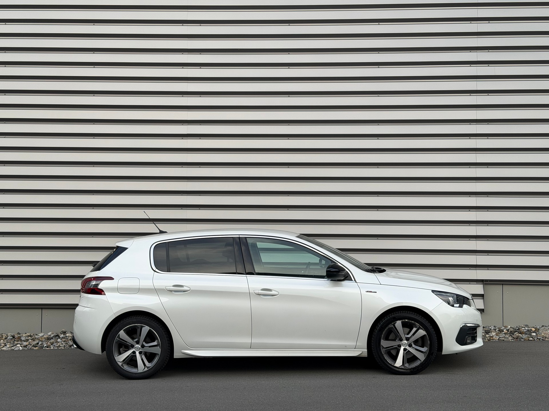 PEUGEOT 308 2.0 BlueHDI GT Line-image-1