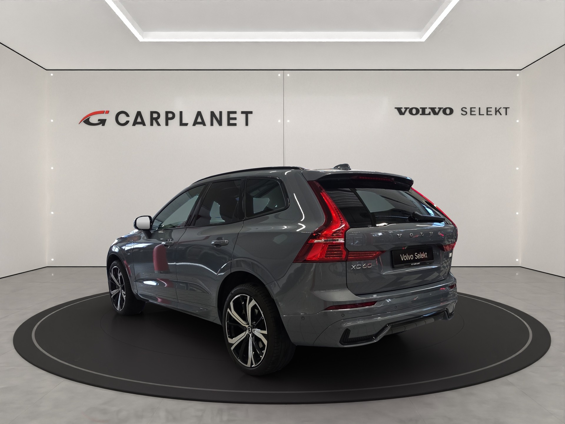VOLVO XC60 2.0 T8 Ultimate Dark eAWD-image-3