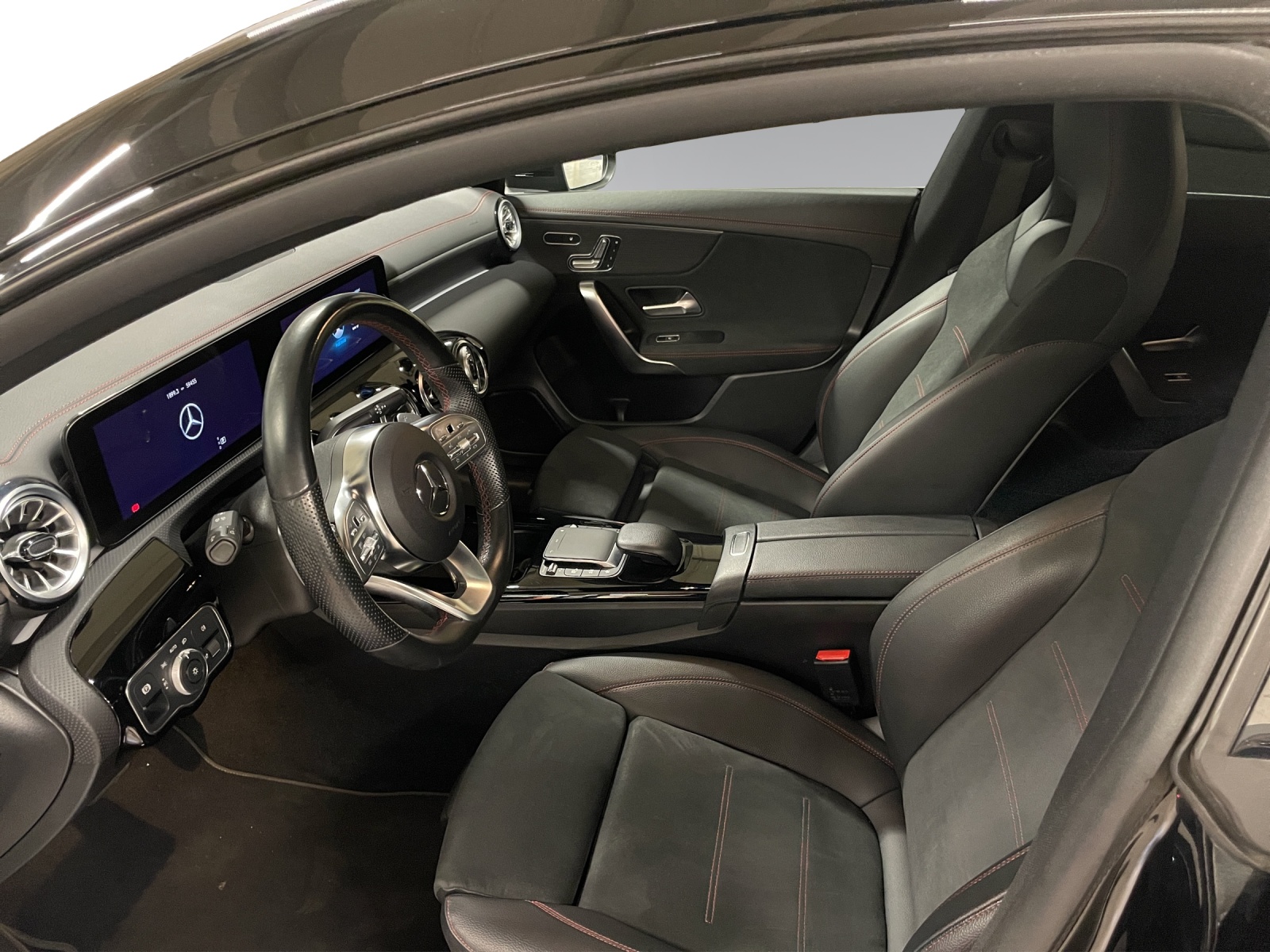 MERCEDES-BENZ CLA 250 4Matic Swiss Star 7G-DCT-image-8
