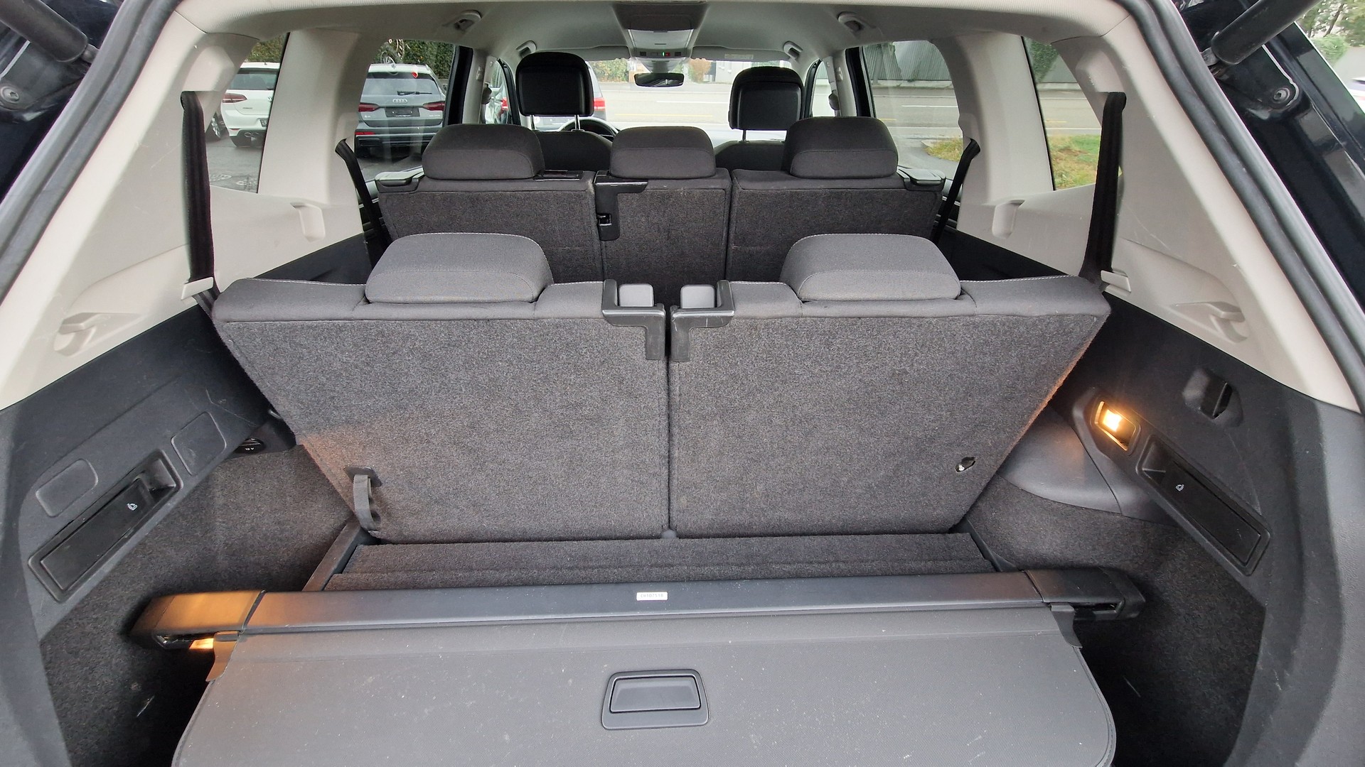 VW Tiguan Allspace 2.0TSI Highline 4Motion DSG-image-14
