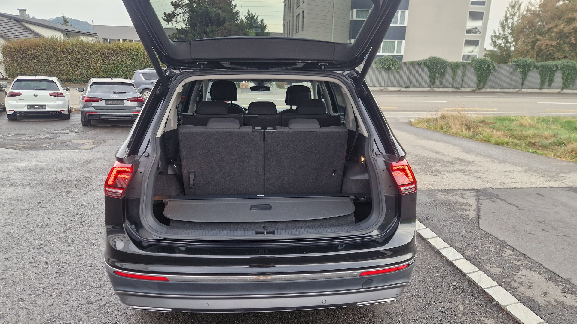 VW Tiguan Allspace 2.0TSI Highline 4Motion DSG-image-15