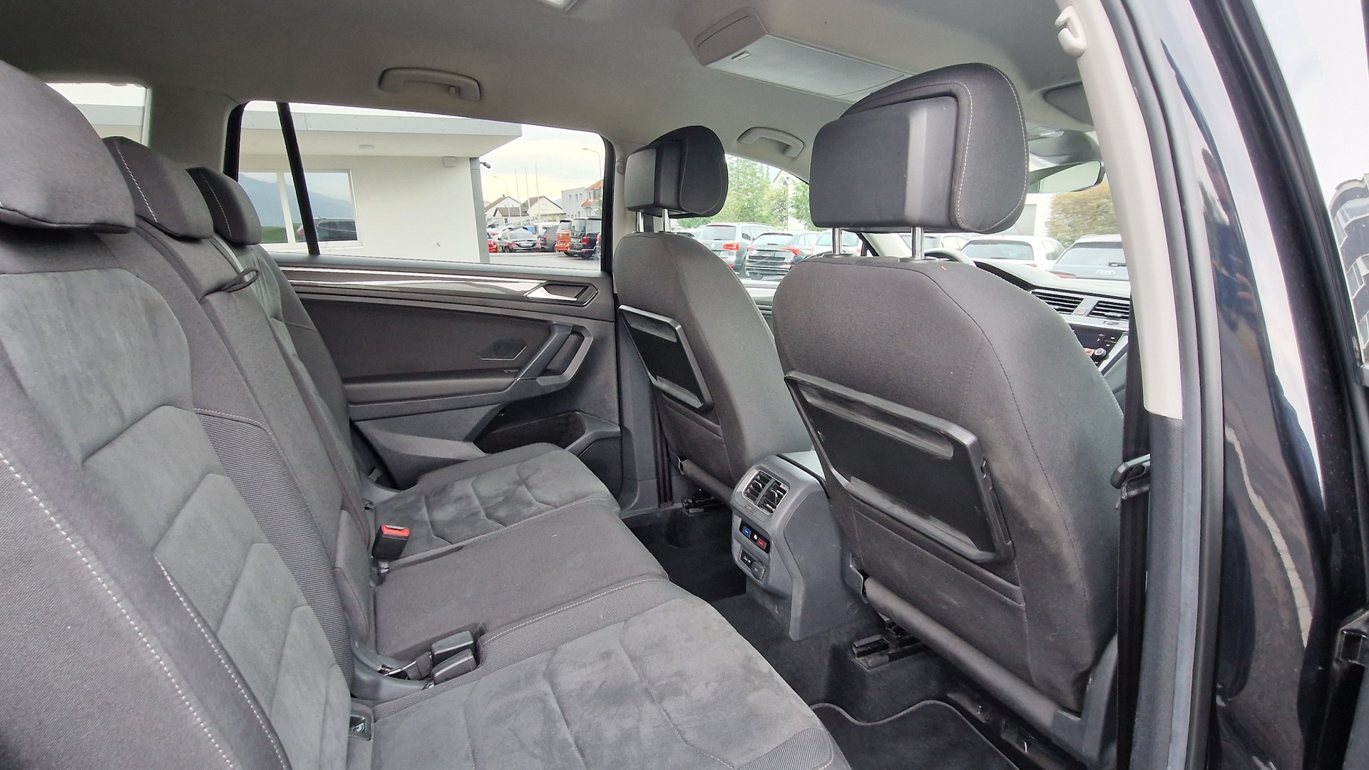 VW Tiguan Allspace 2.0TSI Highline 4Motion DSG-image-12