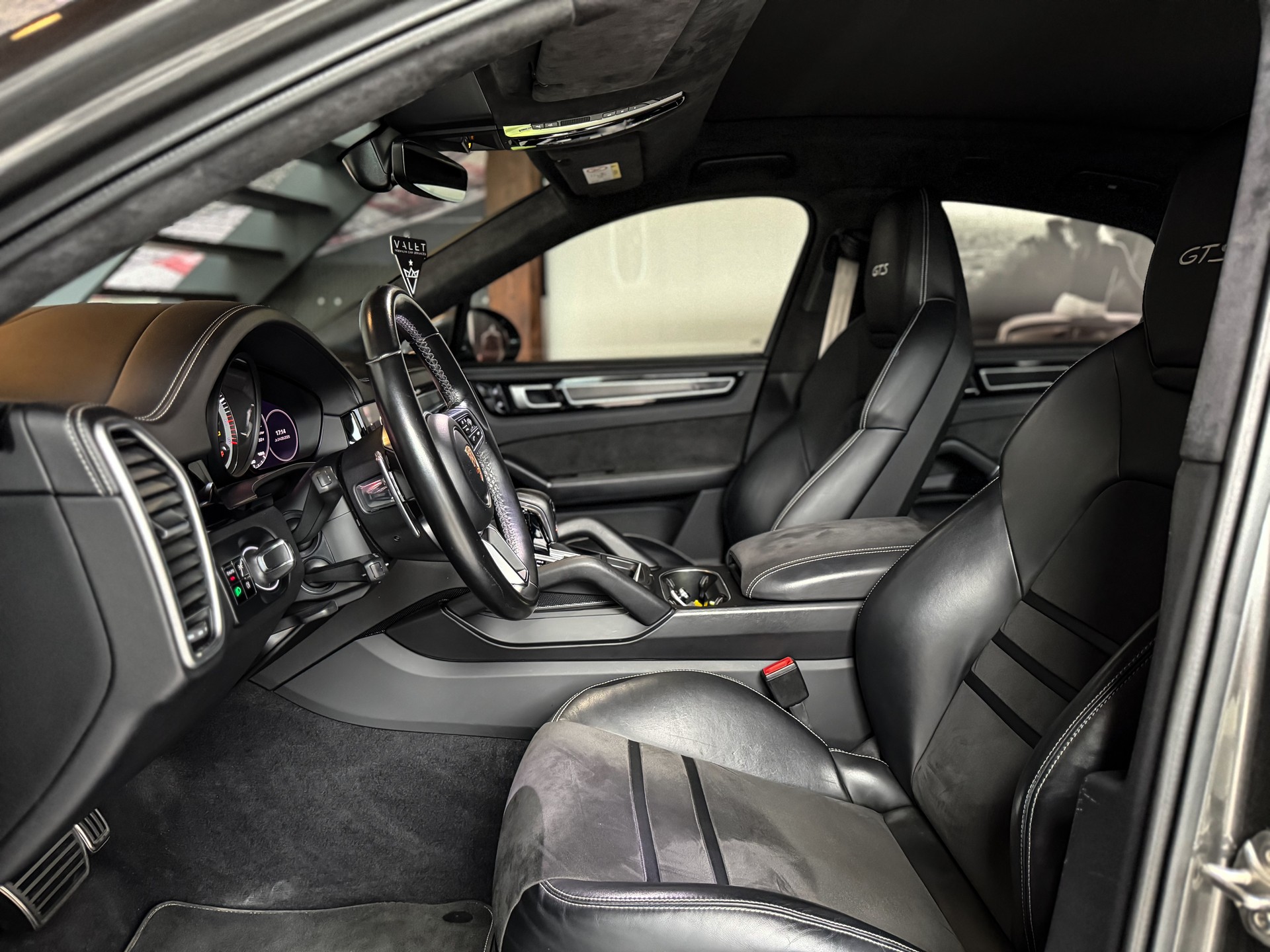 PORSCHE Cayenne GTS Coupé-image-10