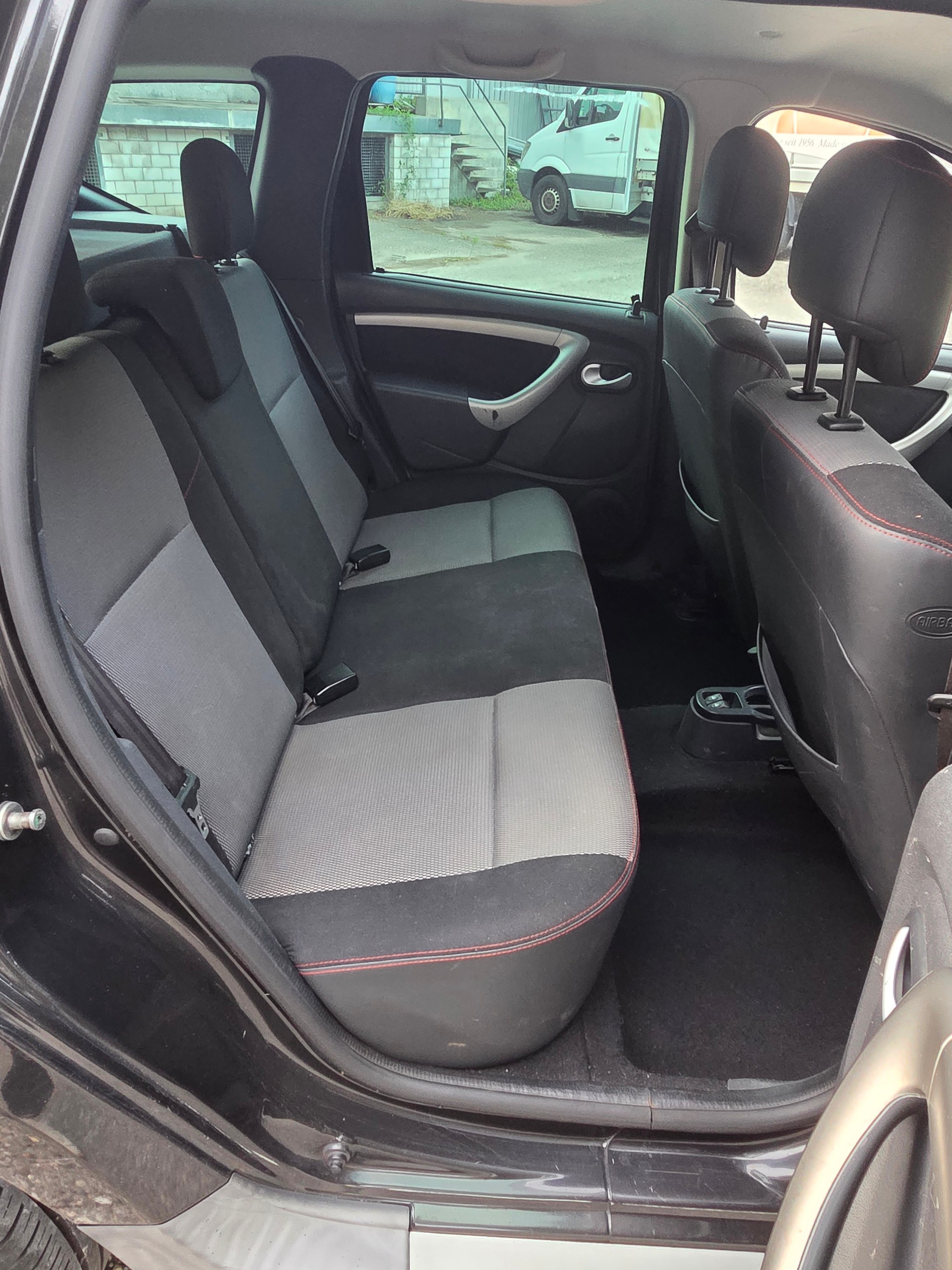 DACIA Duster 1.5 dCi Lauréate 4x4-image-7