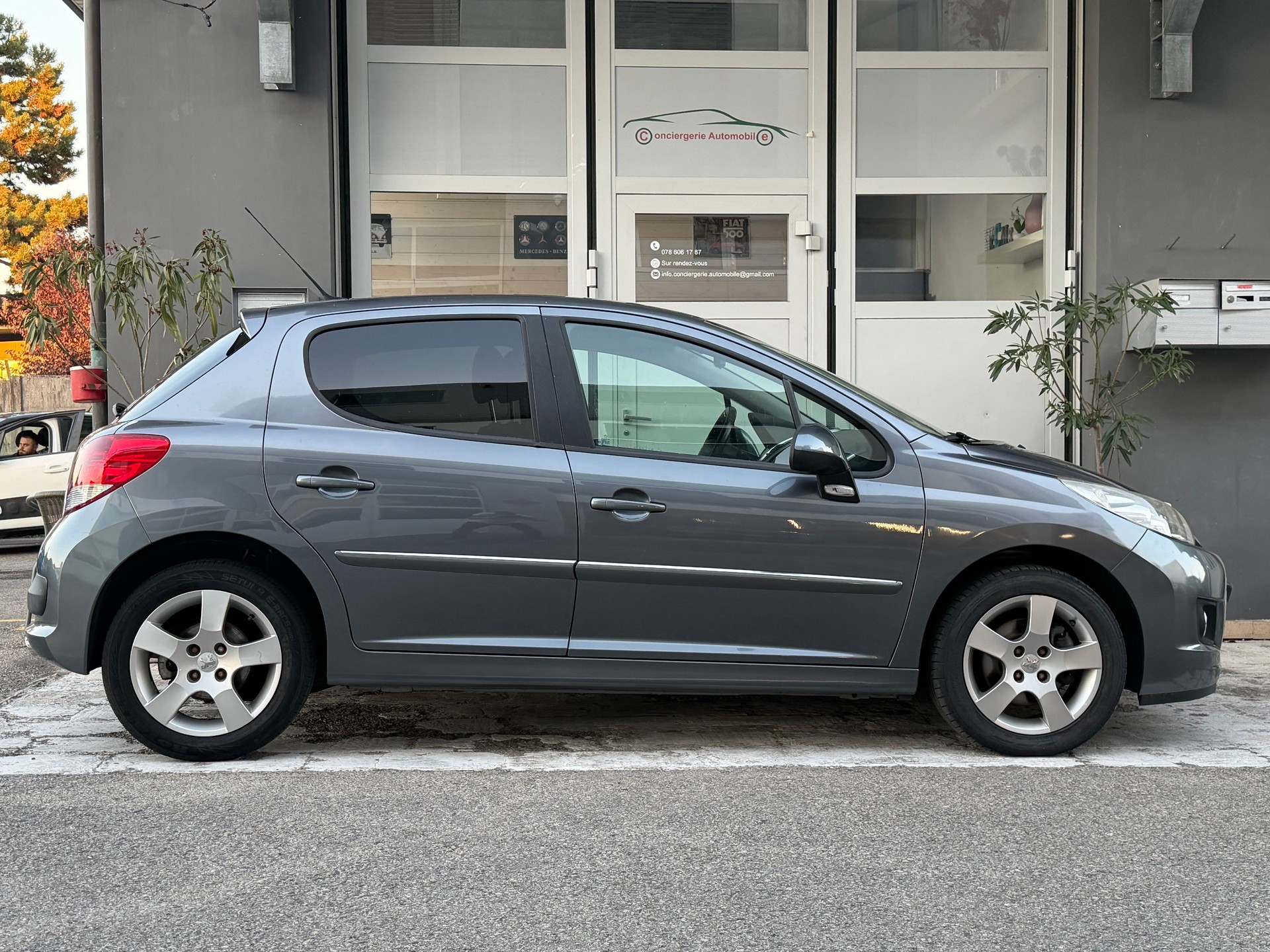 PEUGEOT 207 1.6 16V Sport Automatic-image-2
