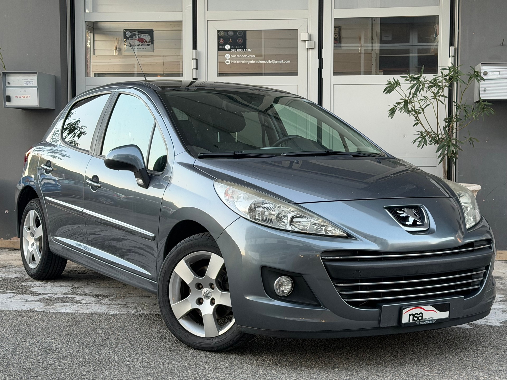 PEUGEOT 207 1.6 16V Sport Automatic-image-3