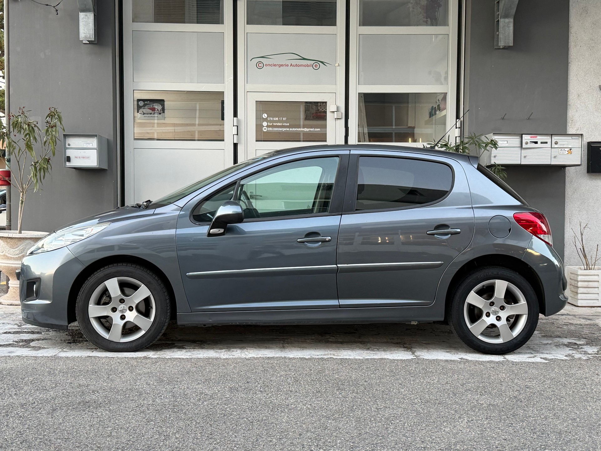 PEUGEOT 207 1.6 16V Sport Automatic-image-1