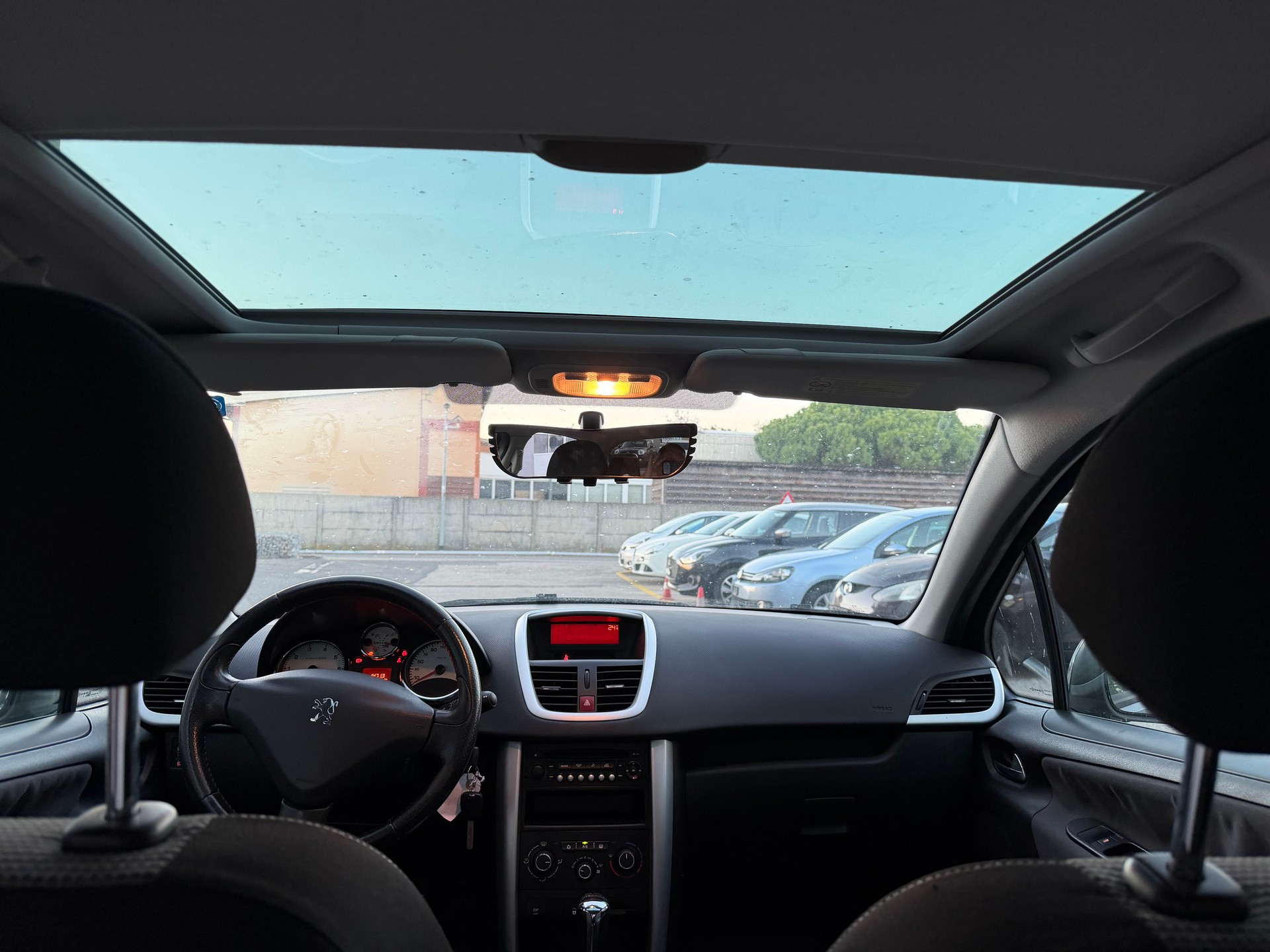 PEUGEOT 207 1.6 16V Sport Automatic-image-13