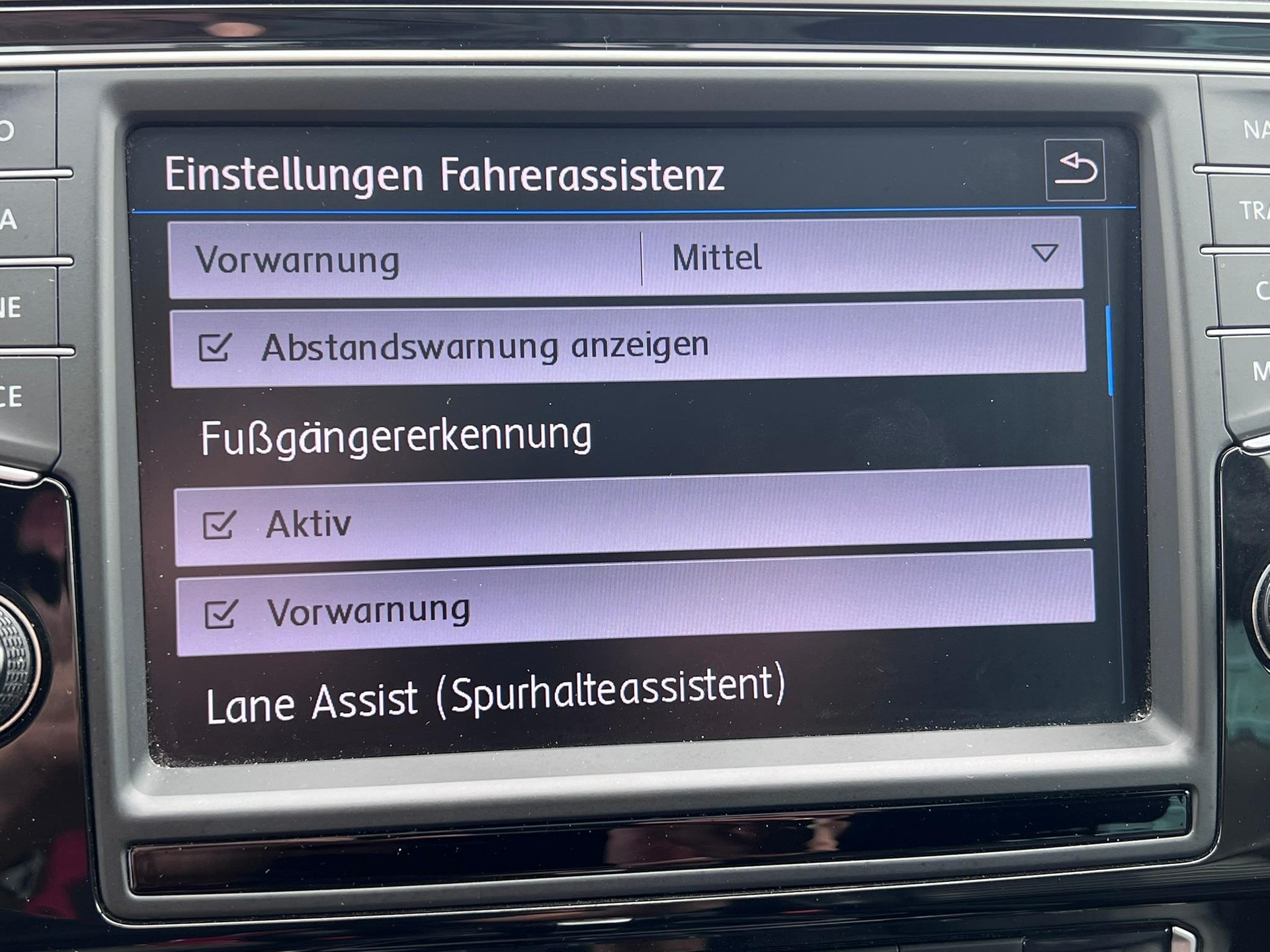 VW Passat Variant 2.0 TDI 190 SCR Highl. DSG 4m-image-23
