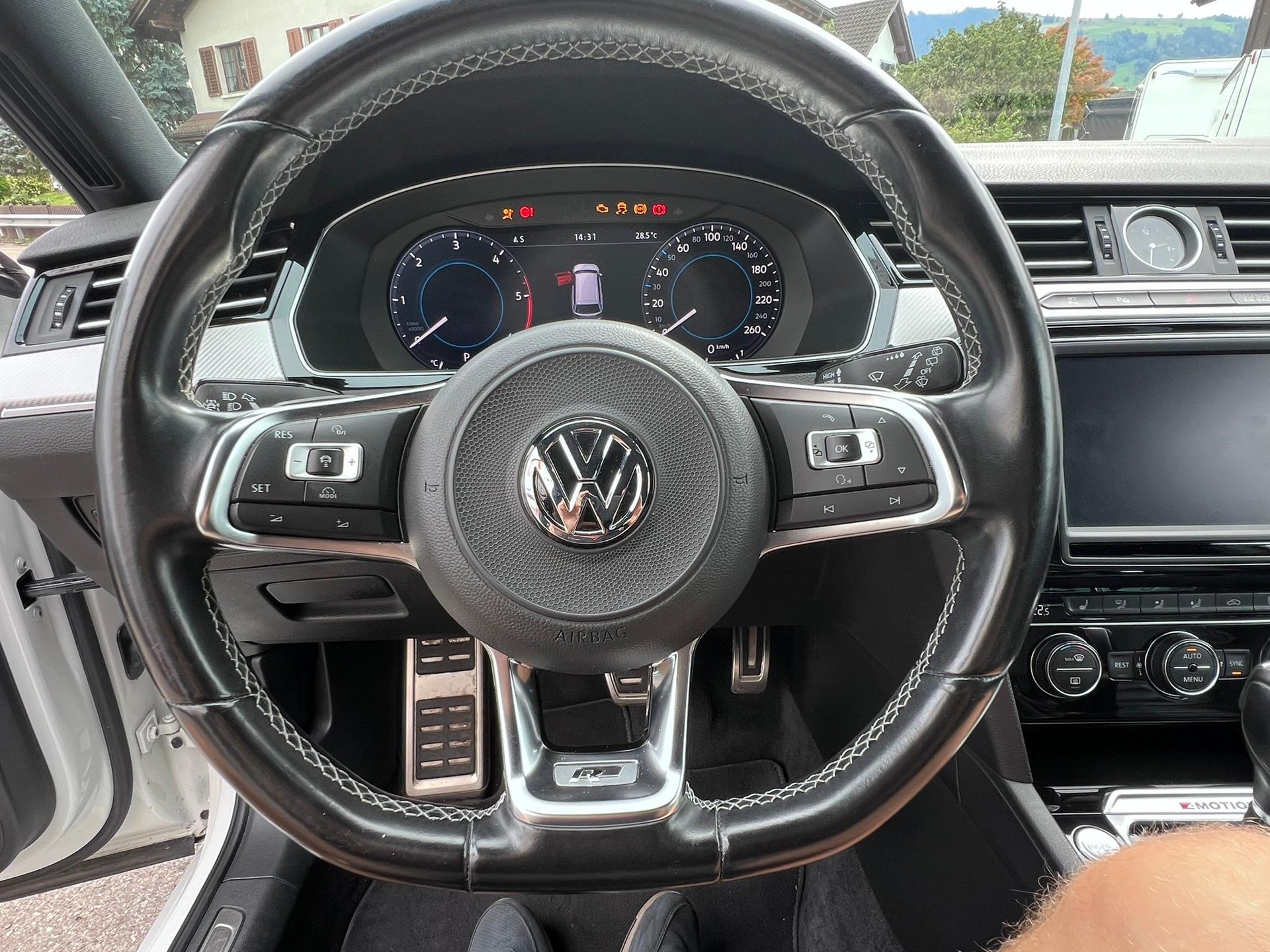 VW Passat Variant 2.0 TDI 190 SCR Highl. DSG 4m-image-12