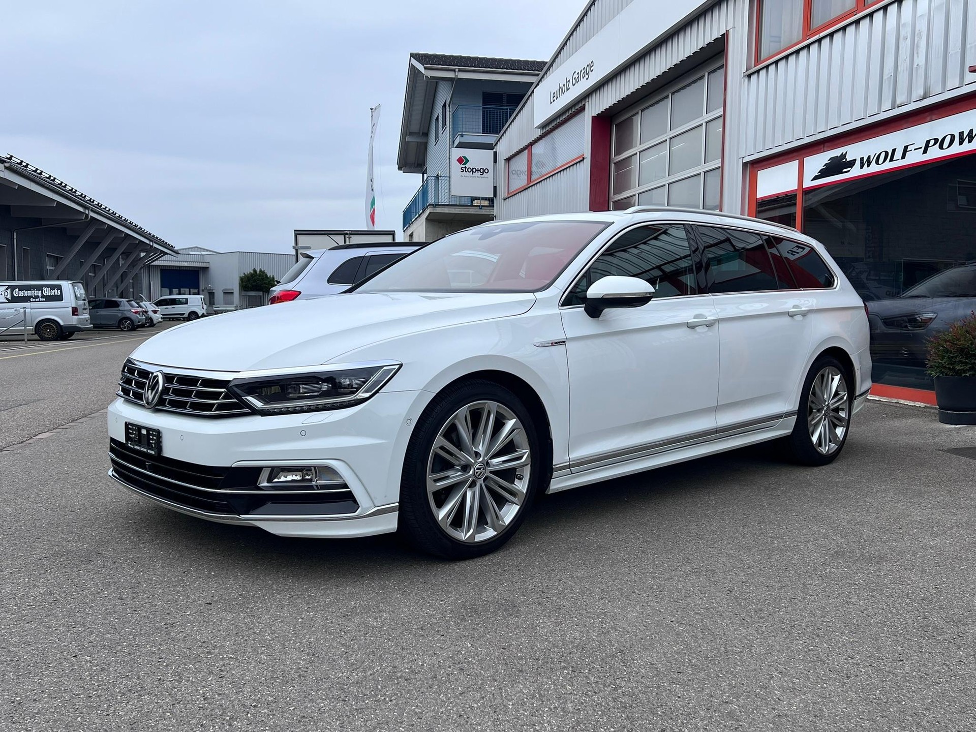 VW Passat Variant 2.0 TDI 190 SCR Highl. DSG 4m-image-4
