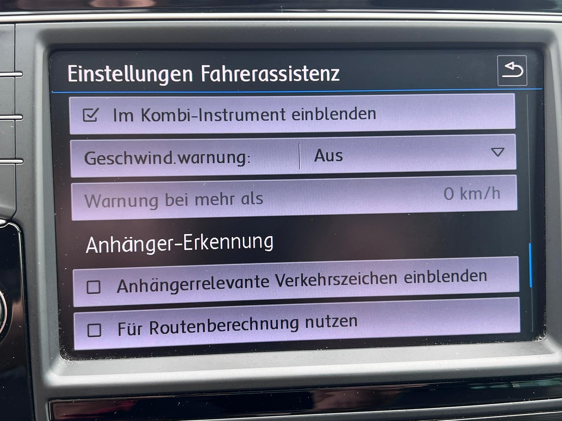 VW Passat Variant 2.0 TDI 190 SCR Highl. DSG 4m-image-25