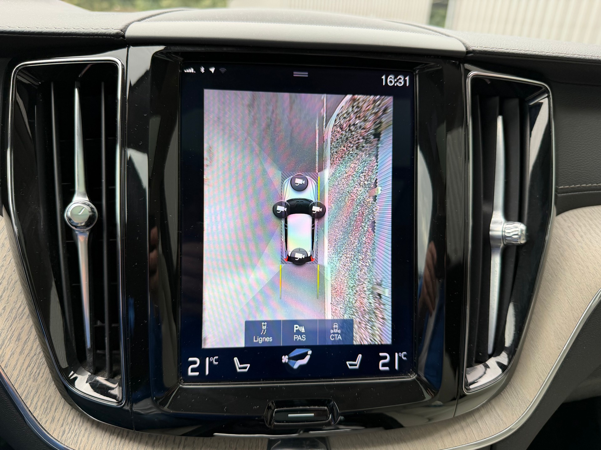VOLVO XC60 T5 AWD Inscription Geartronic-image-17