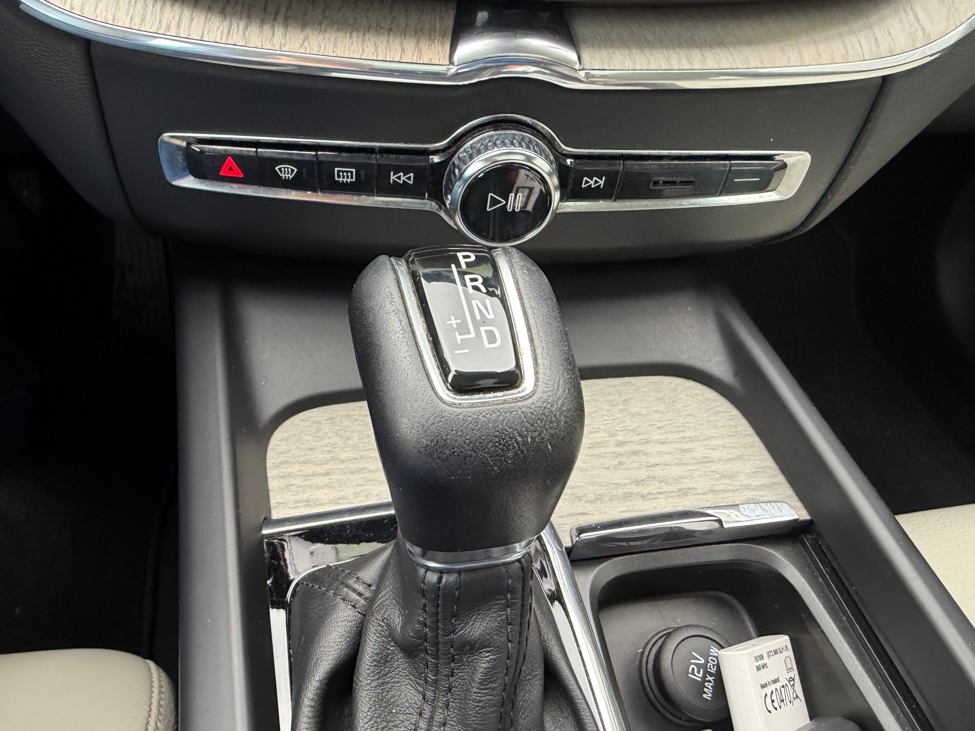 VOLVO XC60 T5 AWD Inscription Geartronic-image-16
