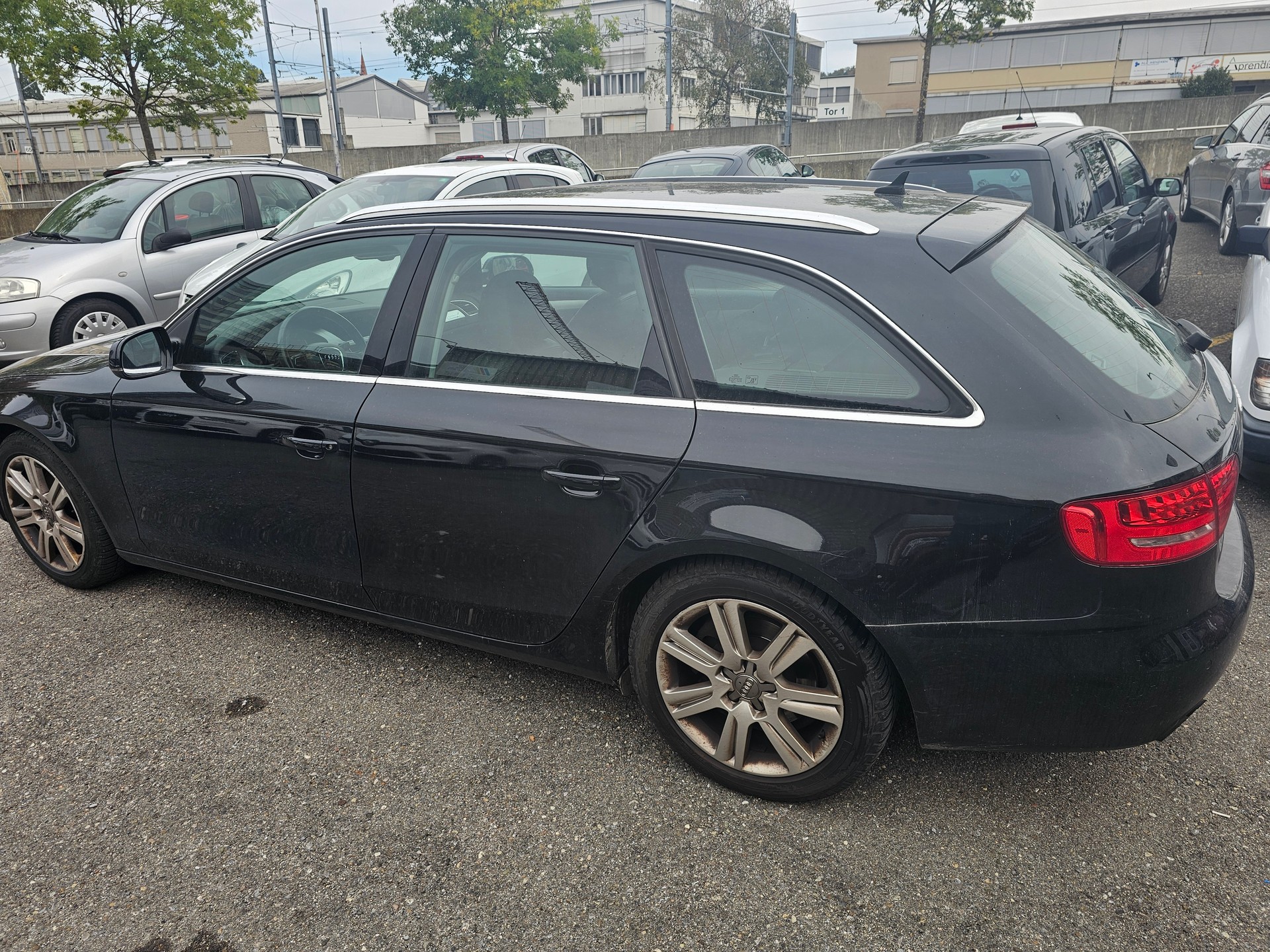 AUDI A4 Avant 1.8 TFSI Snow quattro-image-4