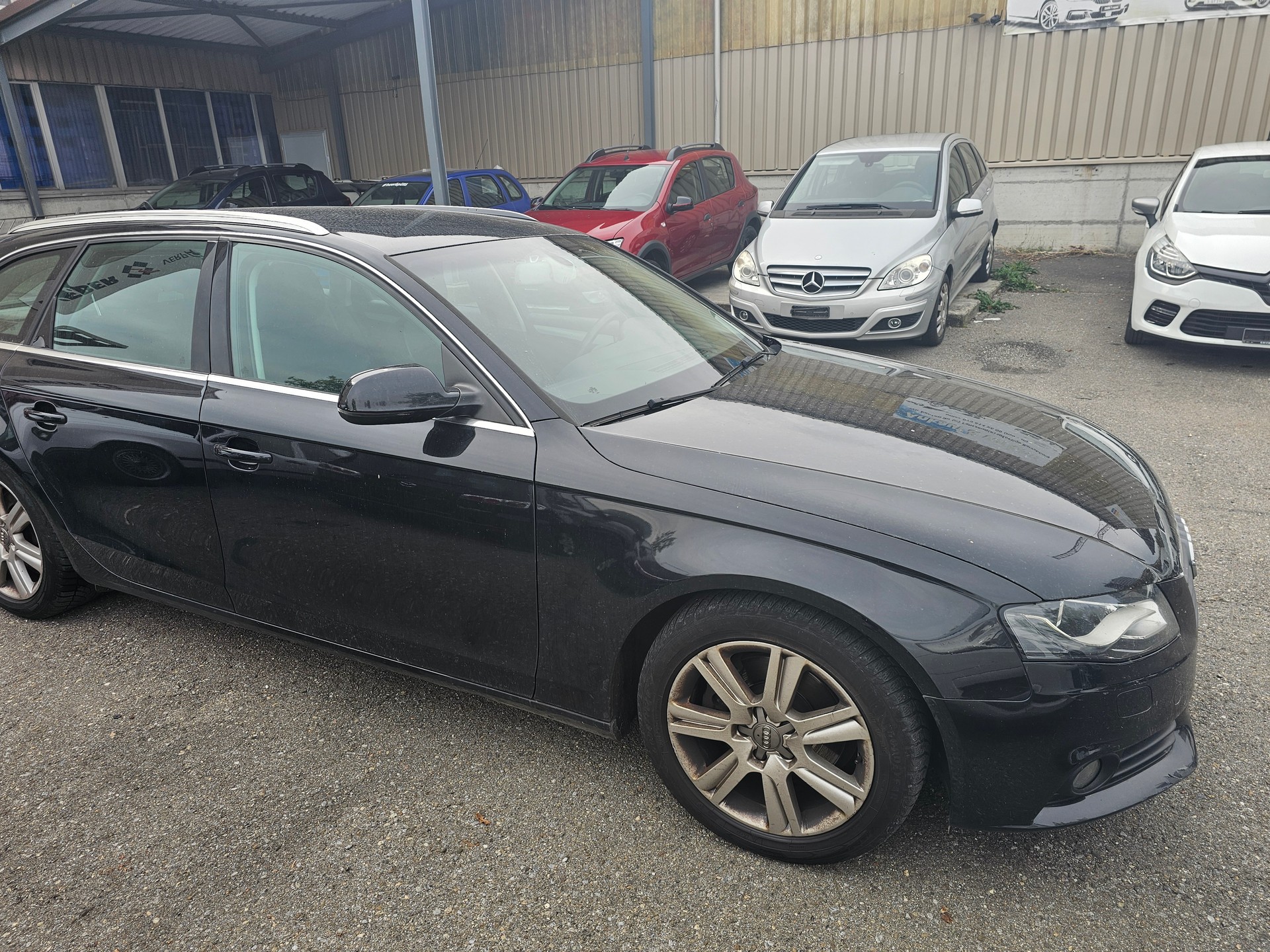 AUDI A4 Avant 1.8 TFSI Snow quattro-image-2