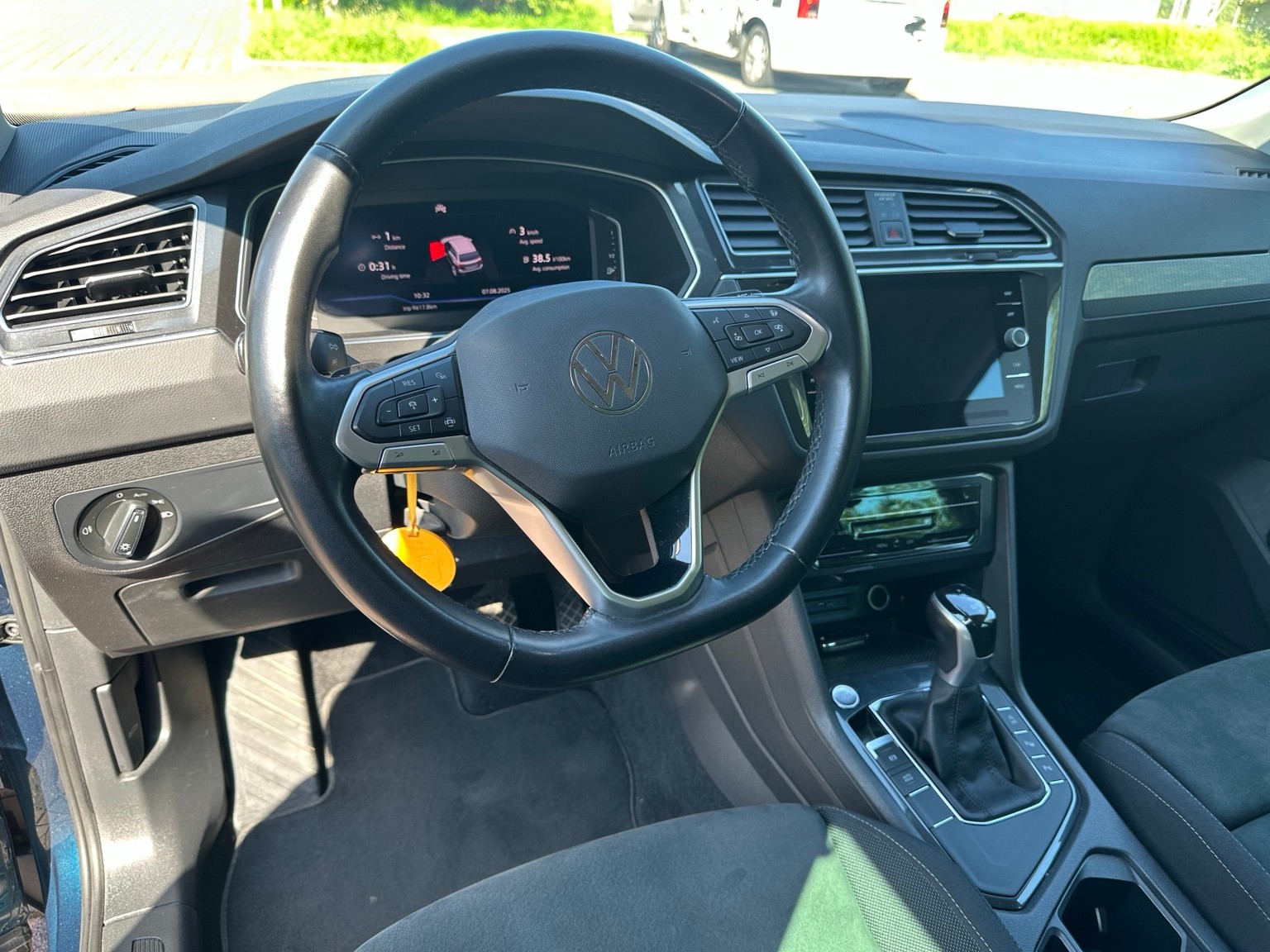 VW 1.5 TSI Life DSG 2WD-image-1