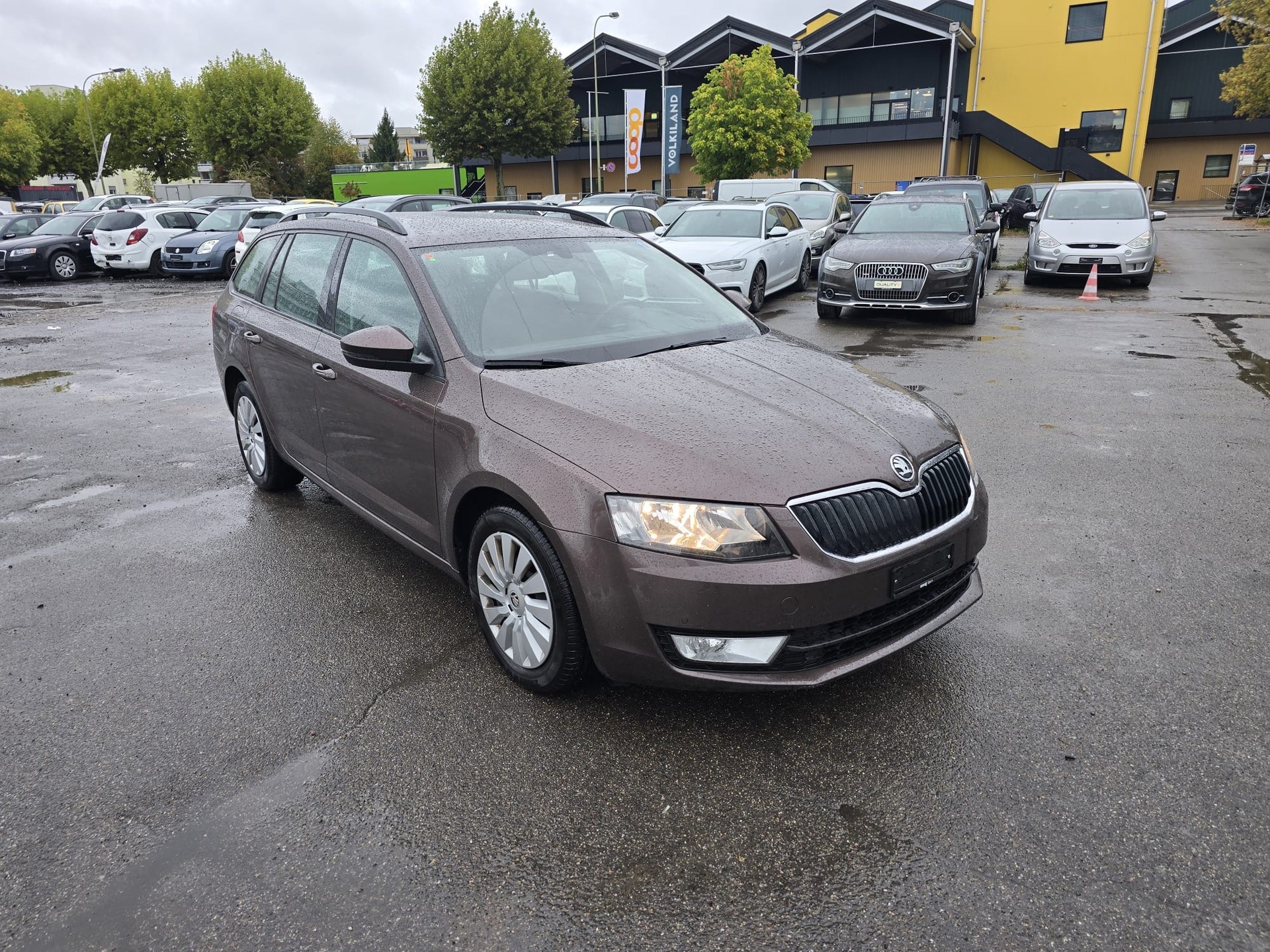 SKODA Octavia Combi 1.6 TDI Ambition DSG-image-1