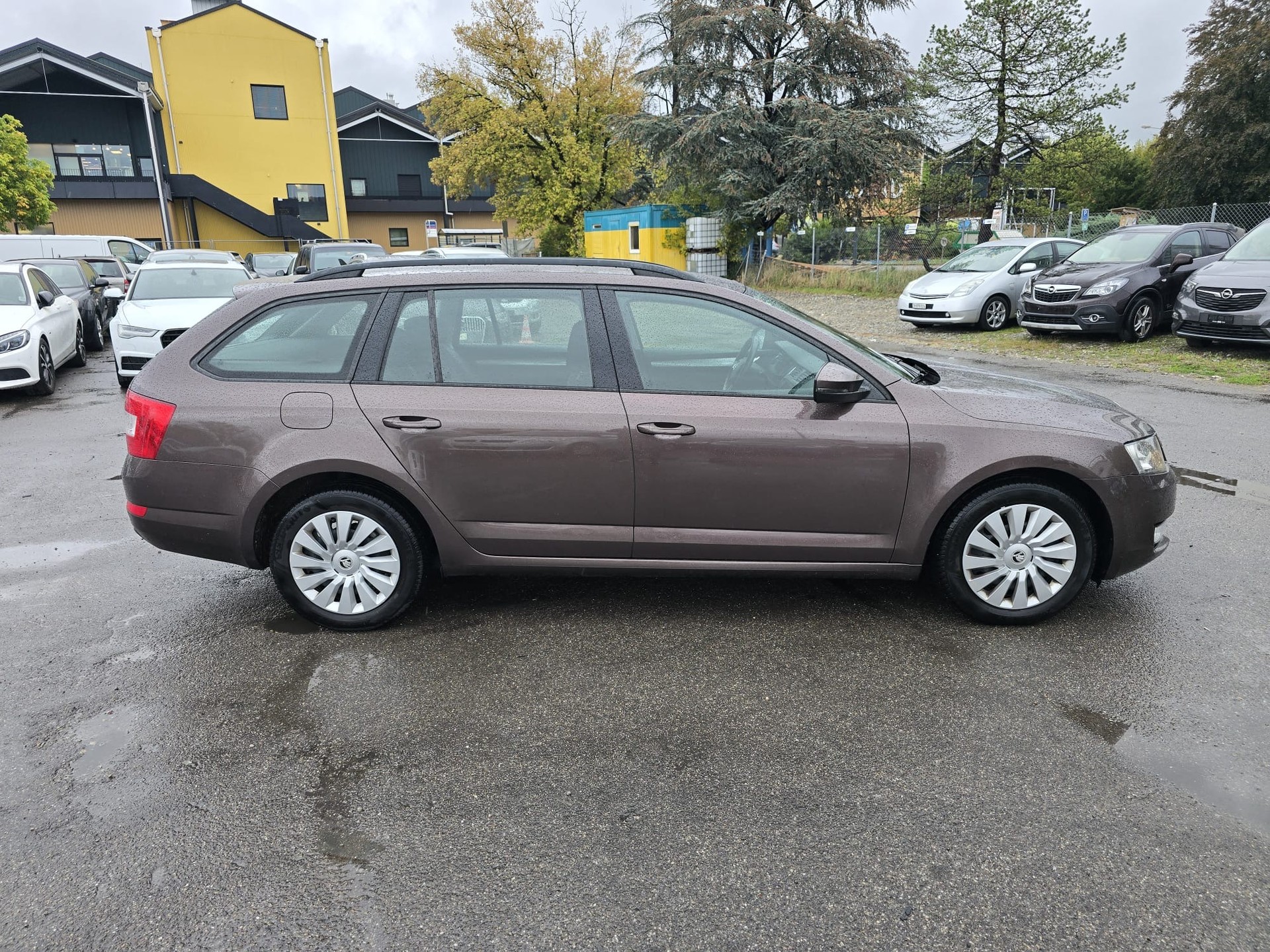 SKODA Octavia Combi 1.6 TDI Ambition DSG-image-7