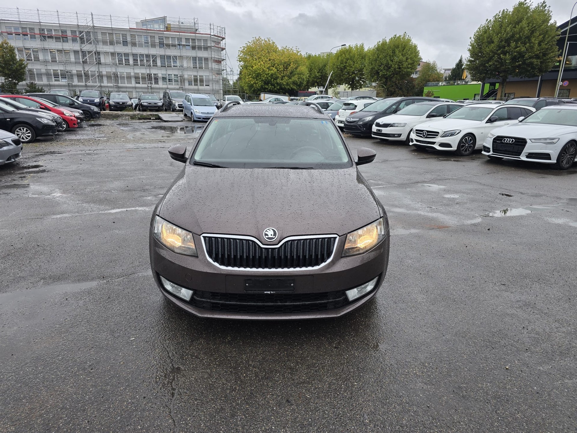 SKODA Octavia Combi 1.6 TDI Ambition DSG-image-0
