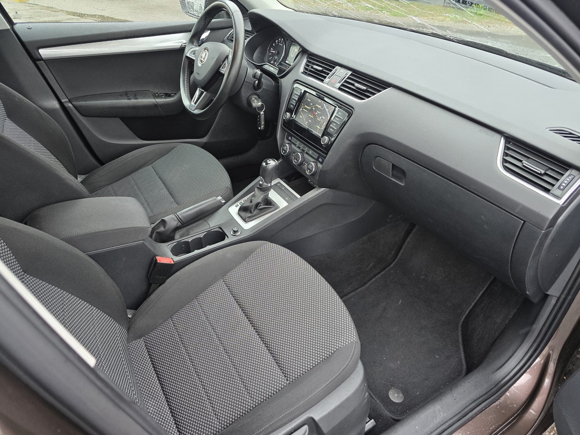 SKODA Octavia Combi 1.6 TDI Ambition DSG-image-9