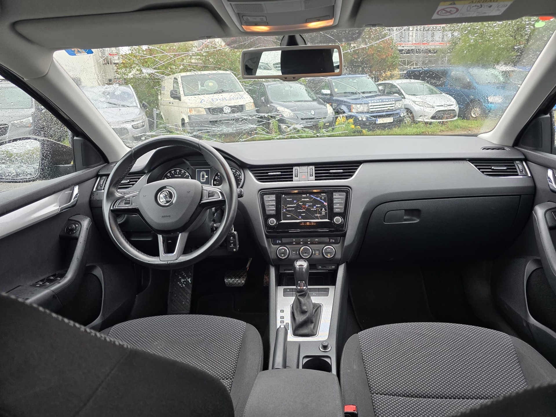 SKODA Octavia Combi 1.6 TDI Ambition DSG-image-10