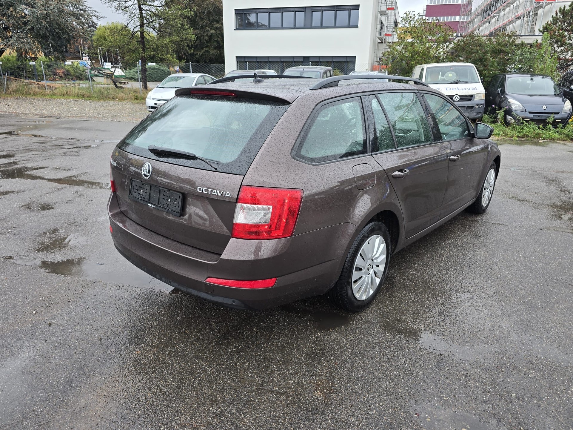 SKODA Octavia Combi 1.6 TDI Ambition DSG-image-4