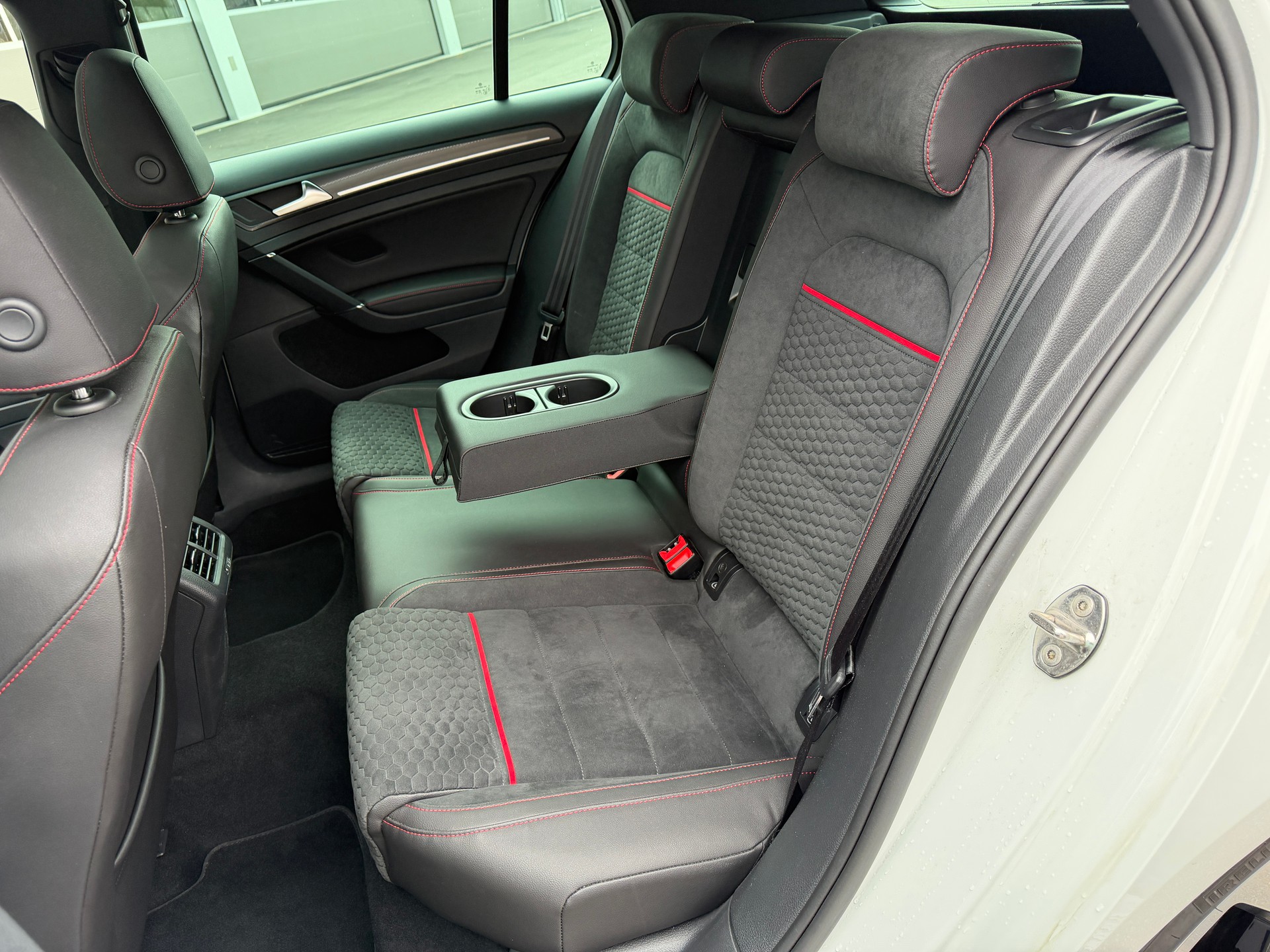 VW Golf 2.0 TSI GTI Performance DSG-image-6