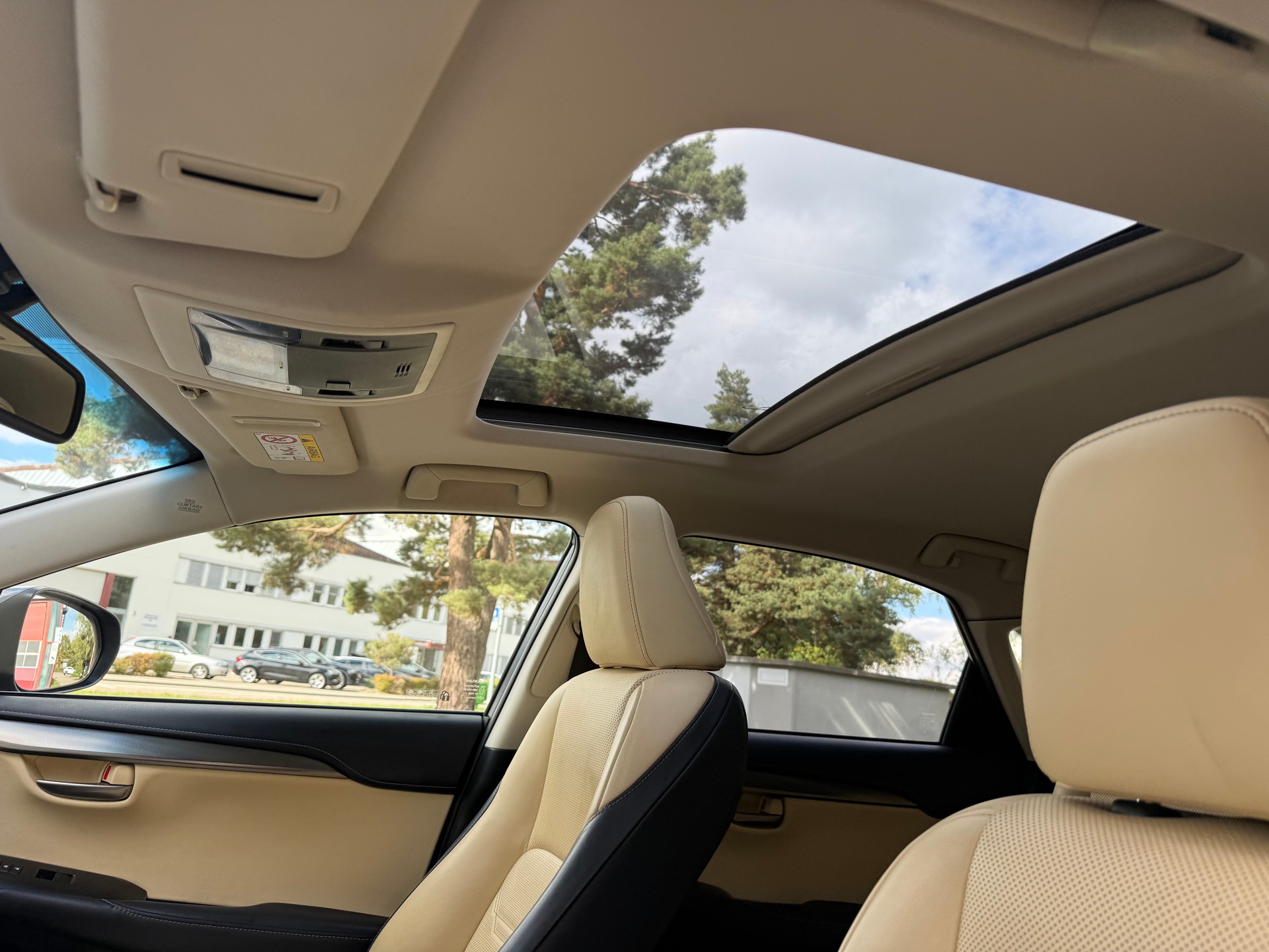 LEXUS NX 300h excellence E-Four Automatic-image-9