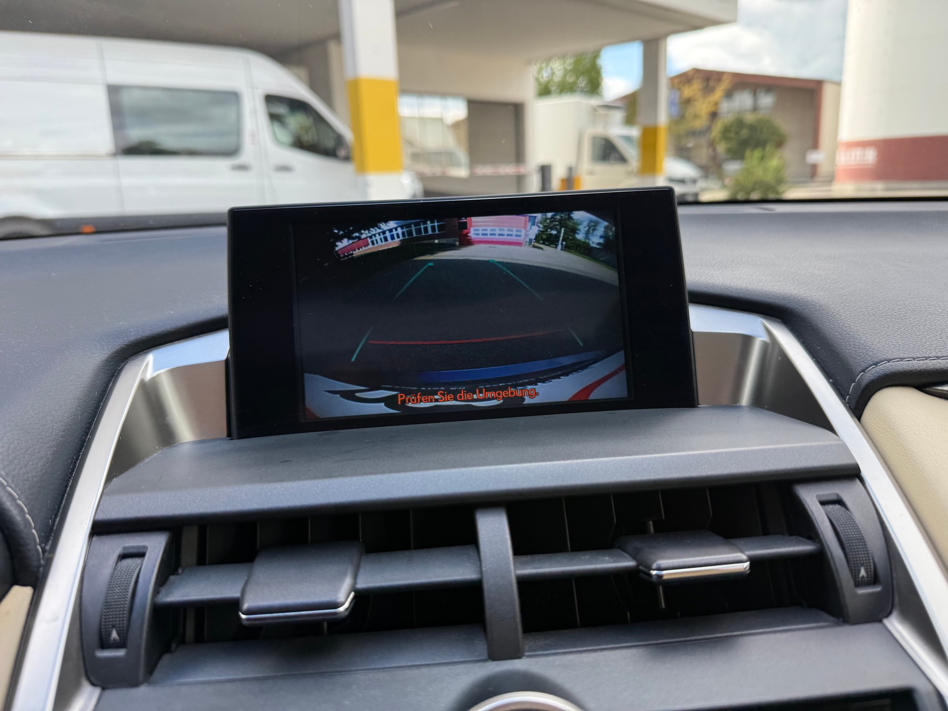 LEXUS NX 300h excellence E-Four Automatic-image-8