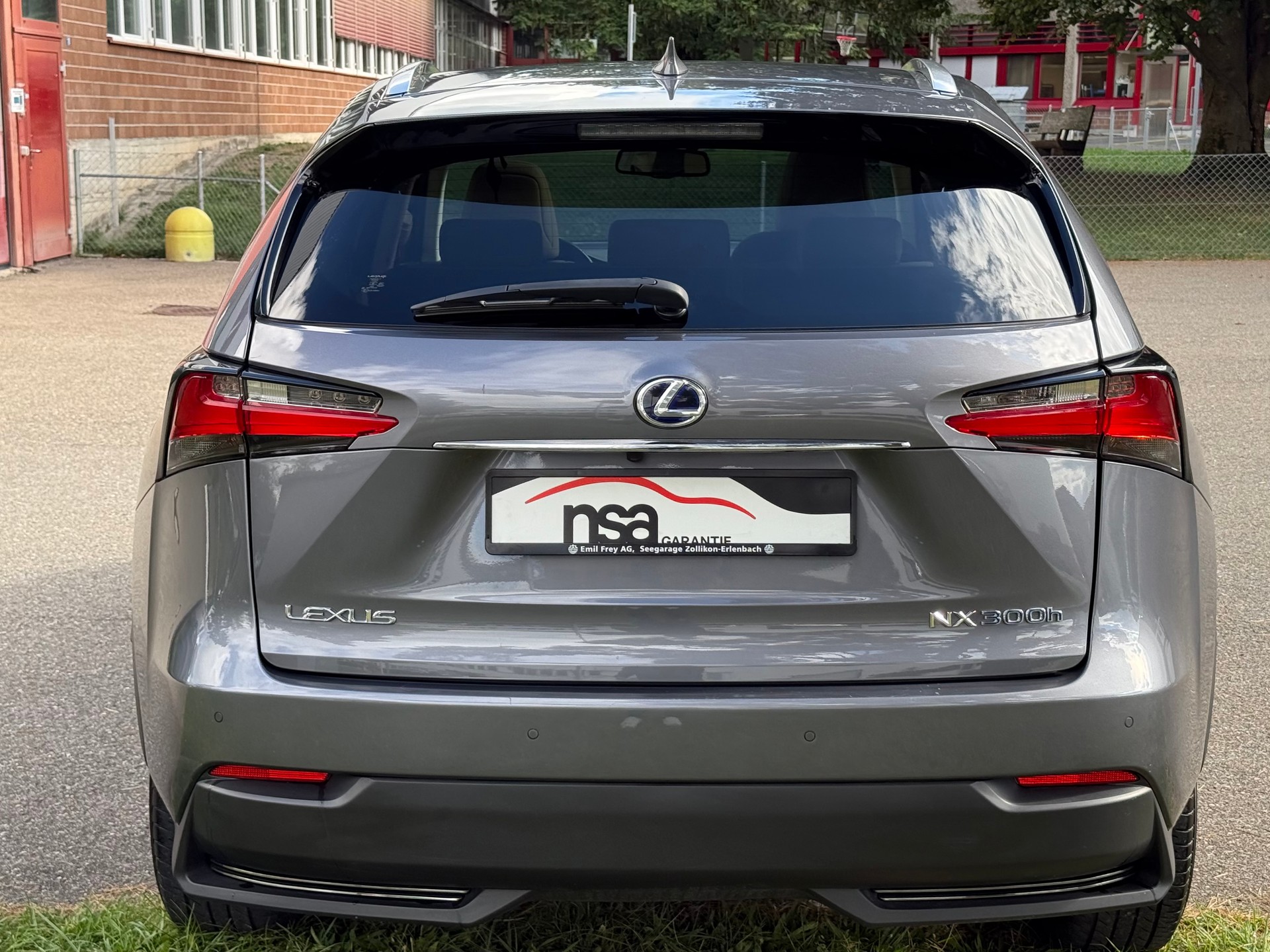 LEXUS NX 300h excellence E-Four Automatic-image-4