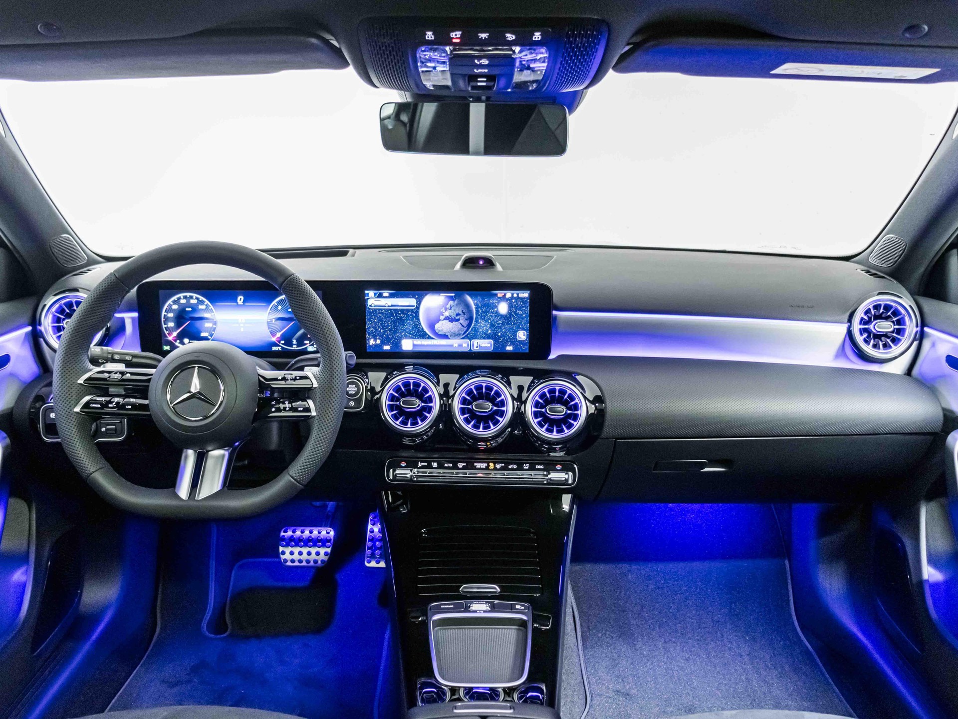 MERCEDES-BENZ A 220 d-image-11