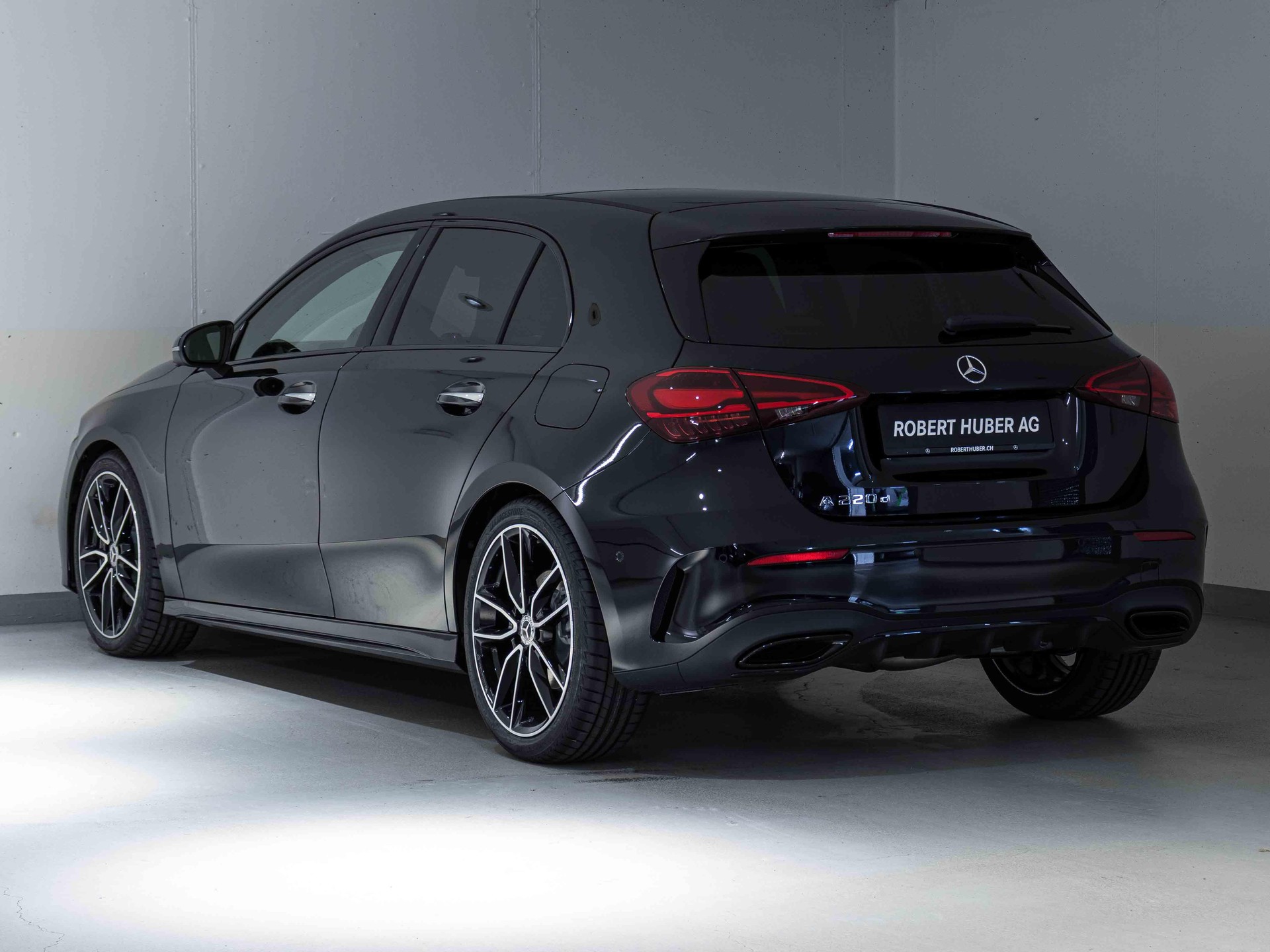 MERCEDES-BENZ A 220 d-image-3