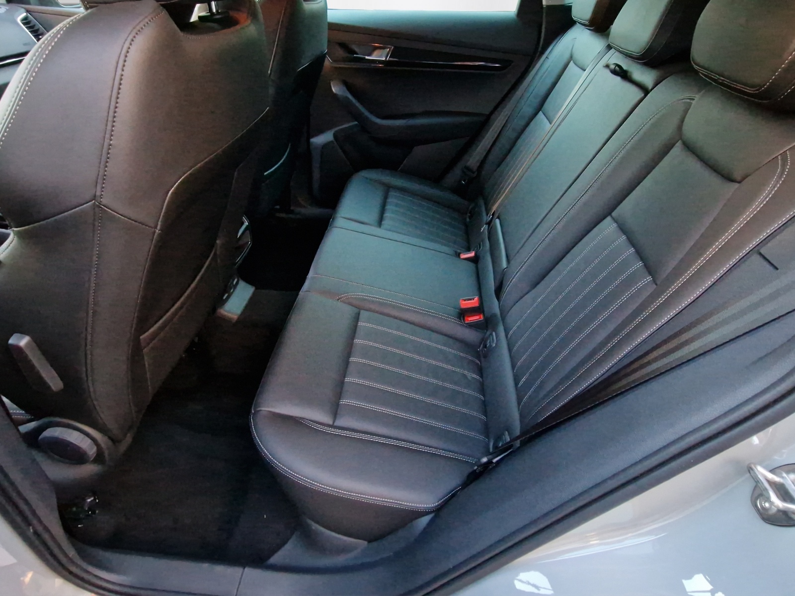 SKODA Karoq 1.5 TSI ACT Style DSG-image-10