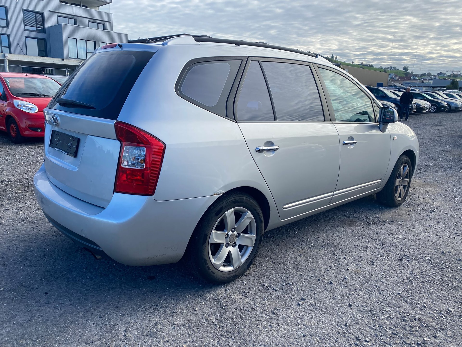 KIA Carens 2.0 CVVT Classic-image-4
