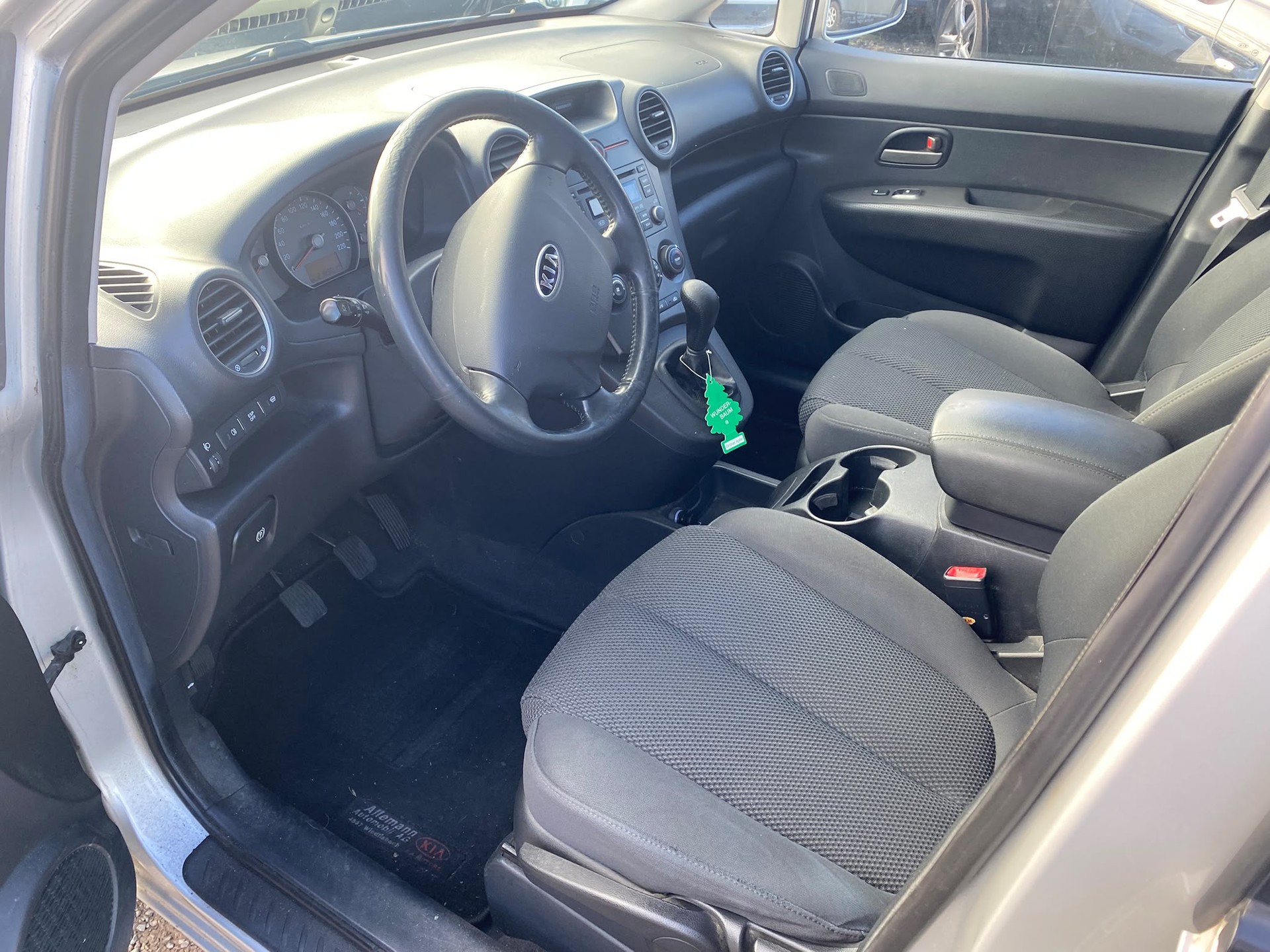 KIA Carens 2.0 CVVT Classic-image-13
