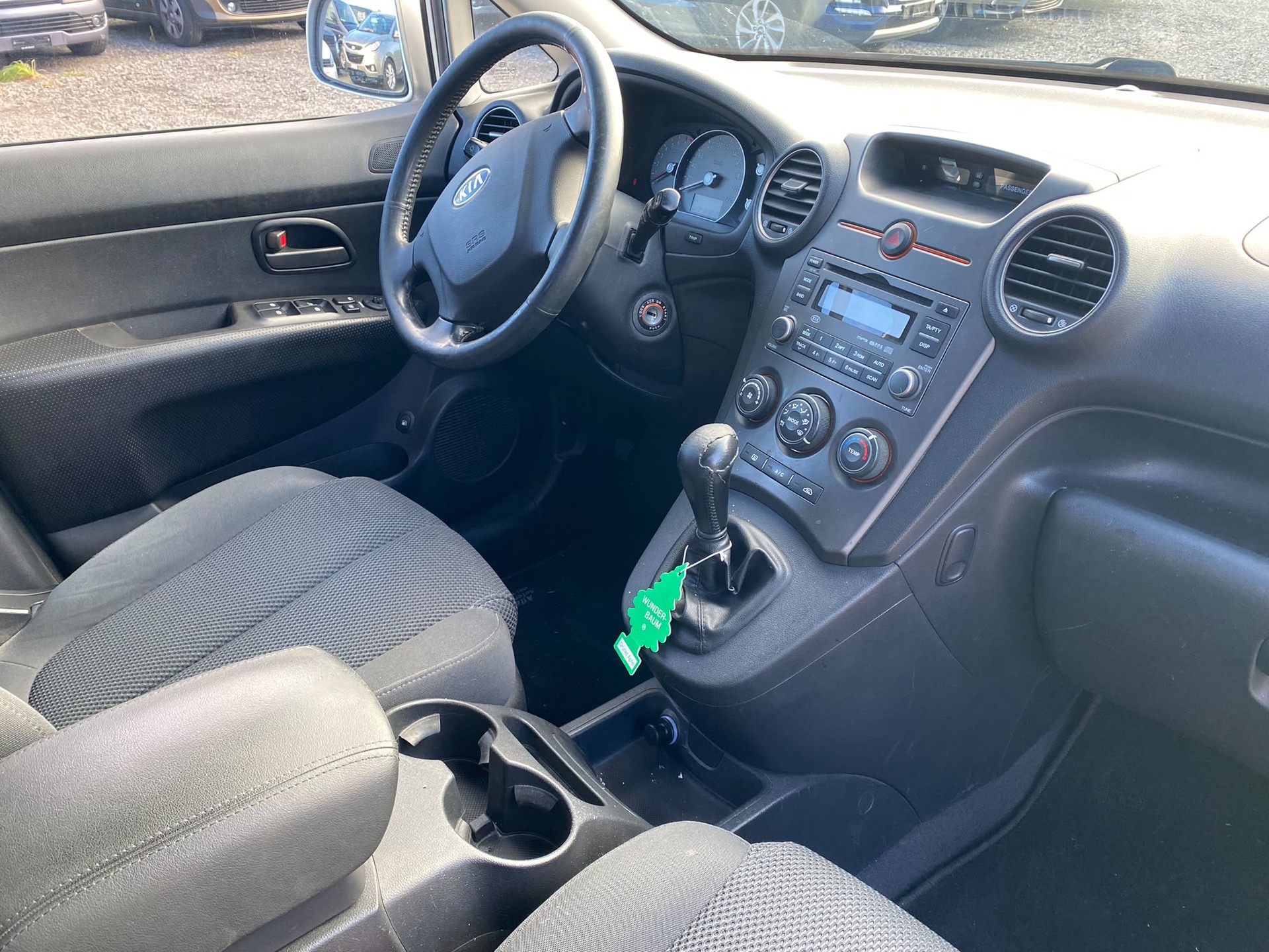 KIA Carens 2.0 CVVT Classic-image-8