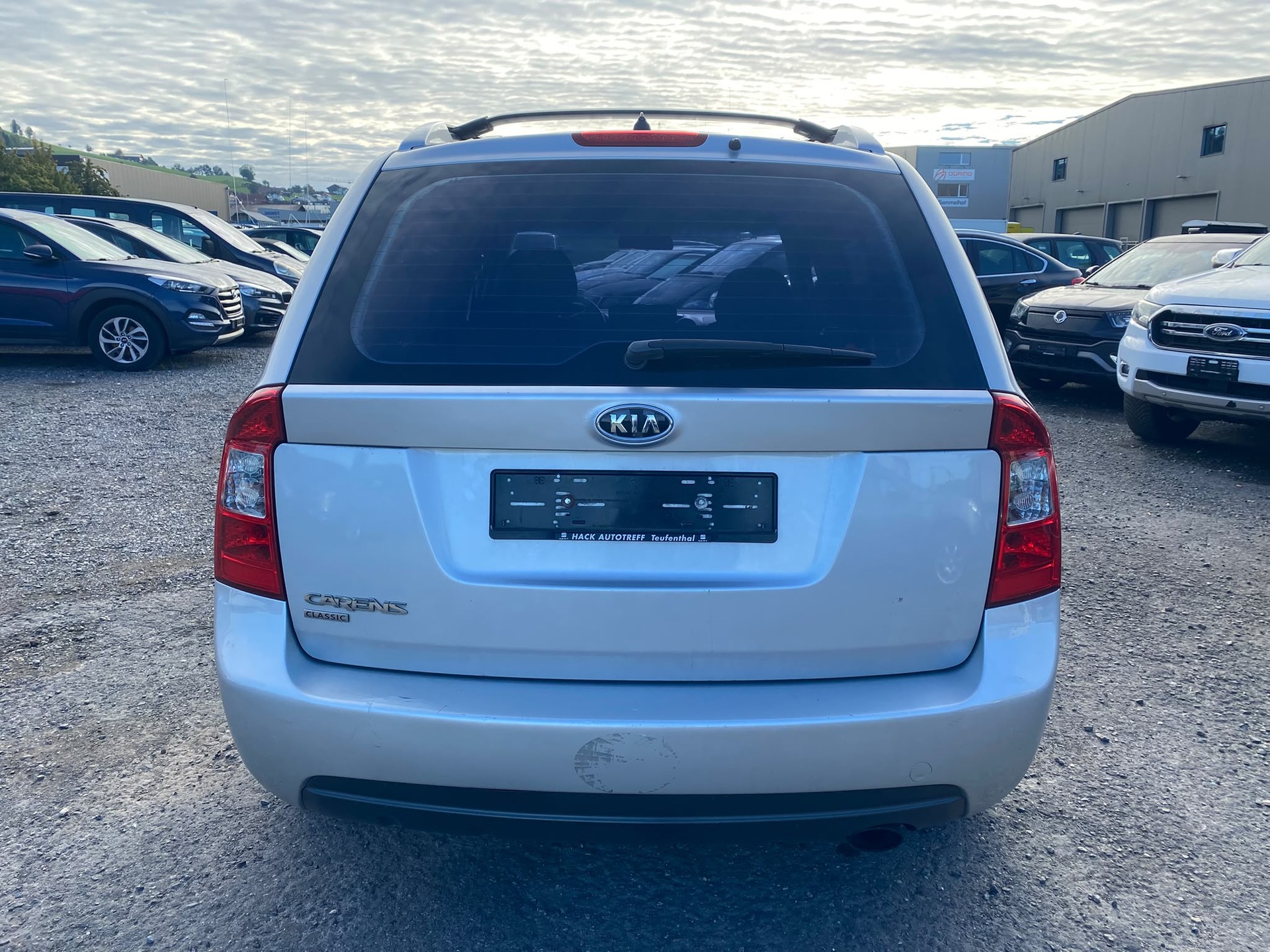 KIA Carens 2.0 CVVT Classic-image-3
