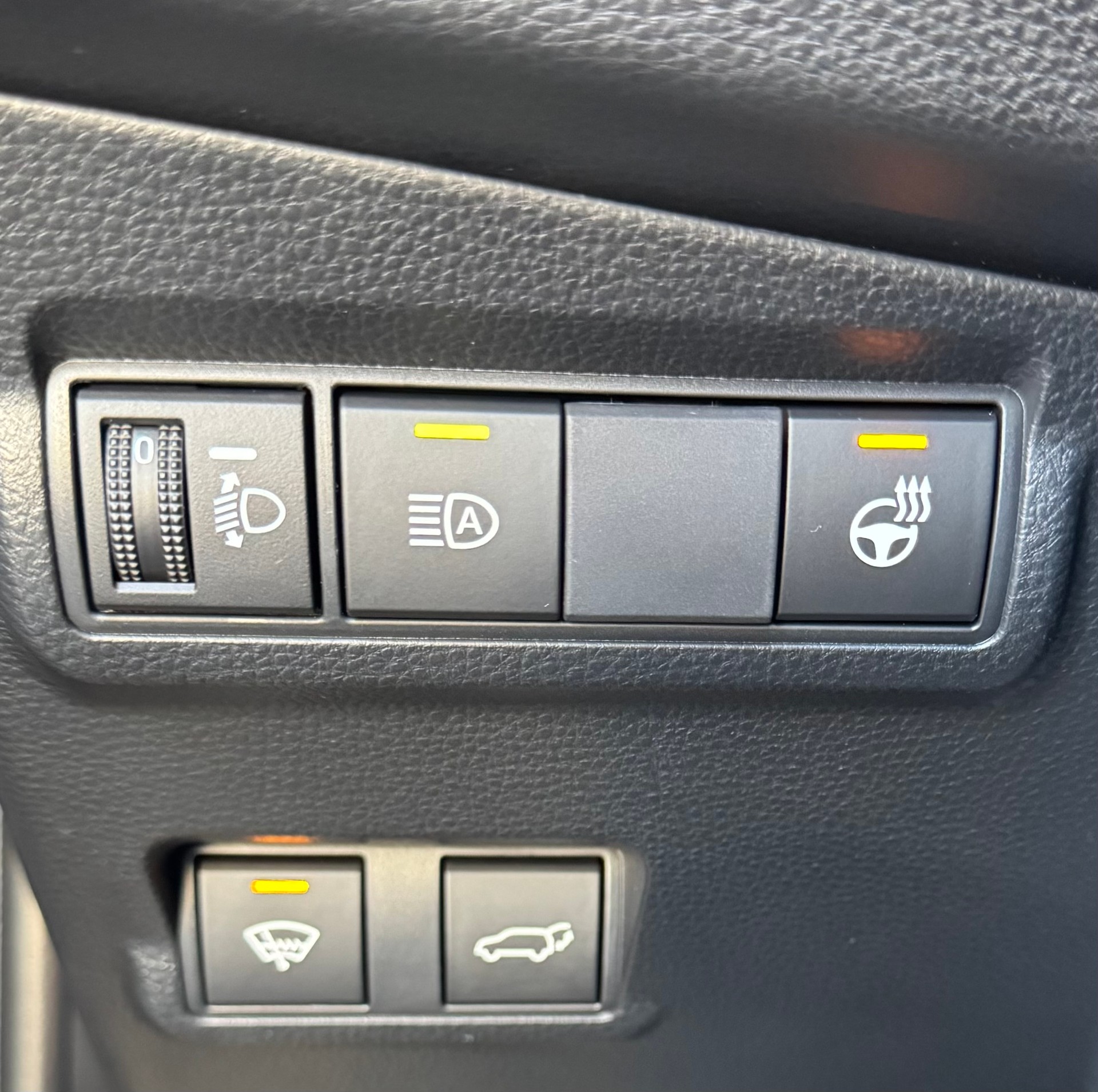 TOYOTA Corolla Cross 2.0 Trend e-CVT-image-20